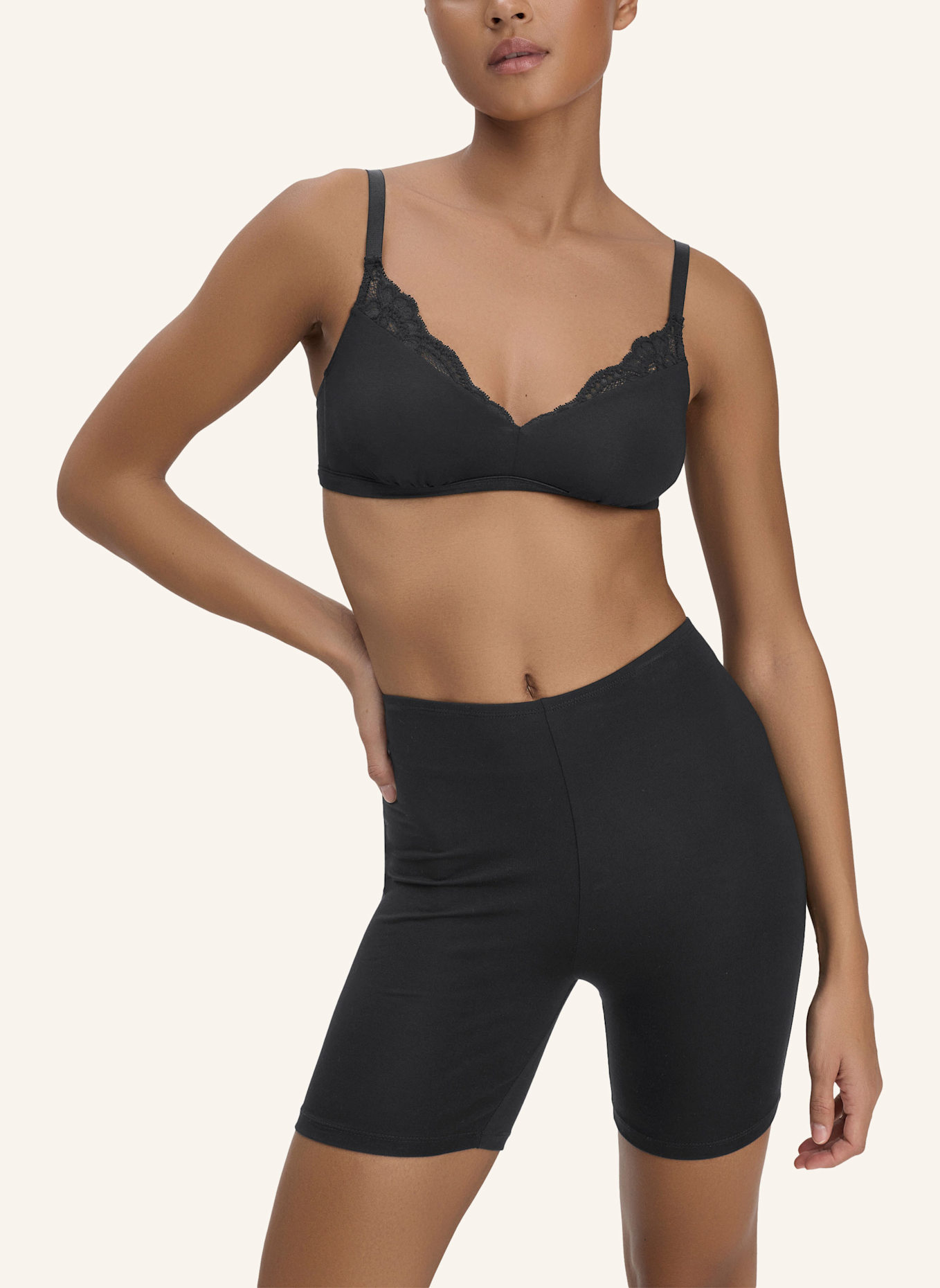 hessnatur Shorts: SCHWARZ