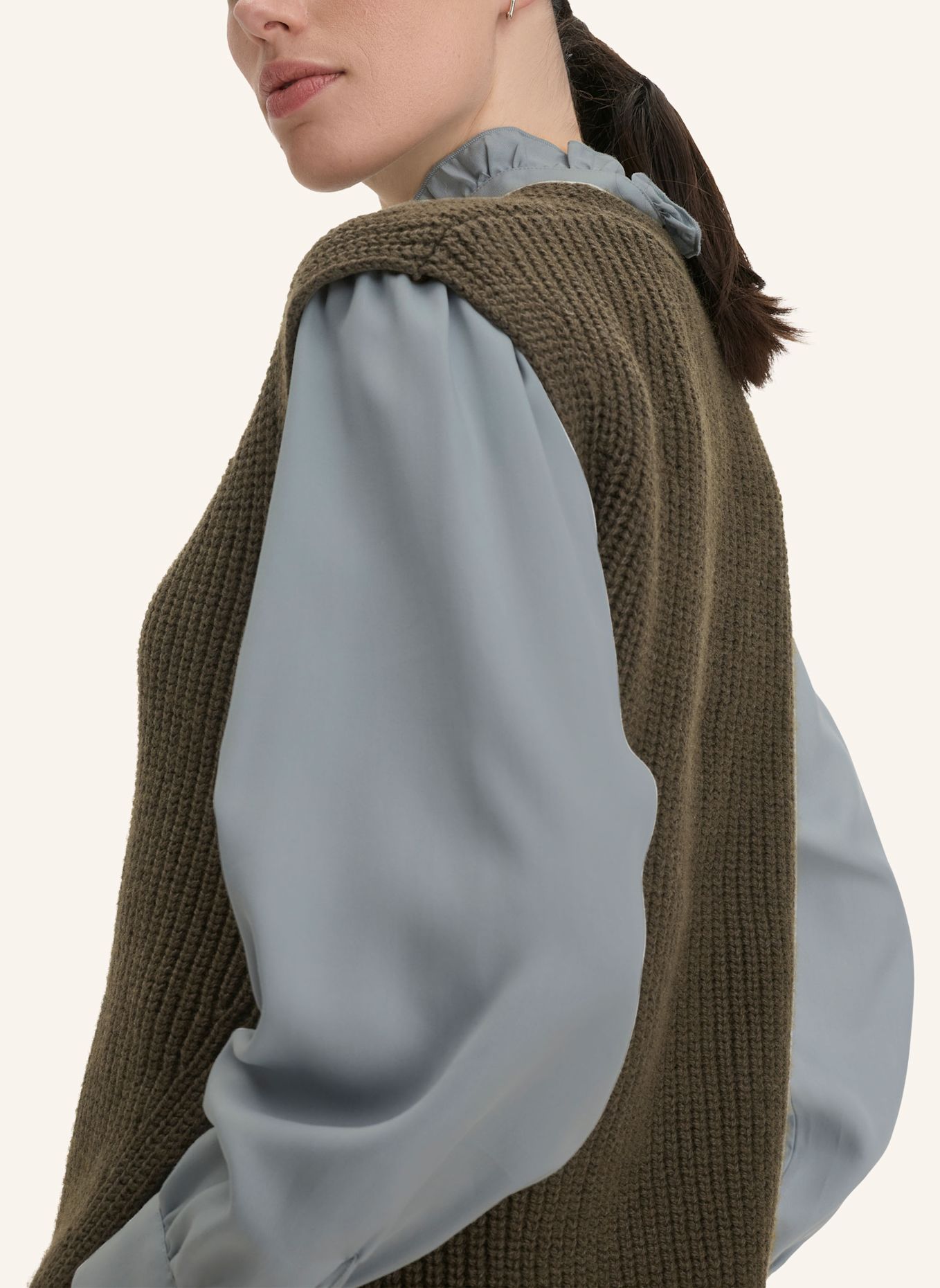 hessnatur hessnatur Strick Pullover Relaxed aus Wolle mit Bio-Baumwolle: OLIV