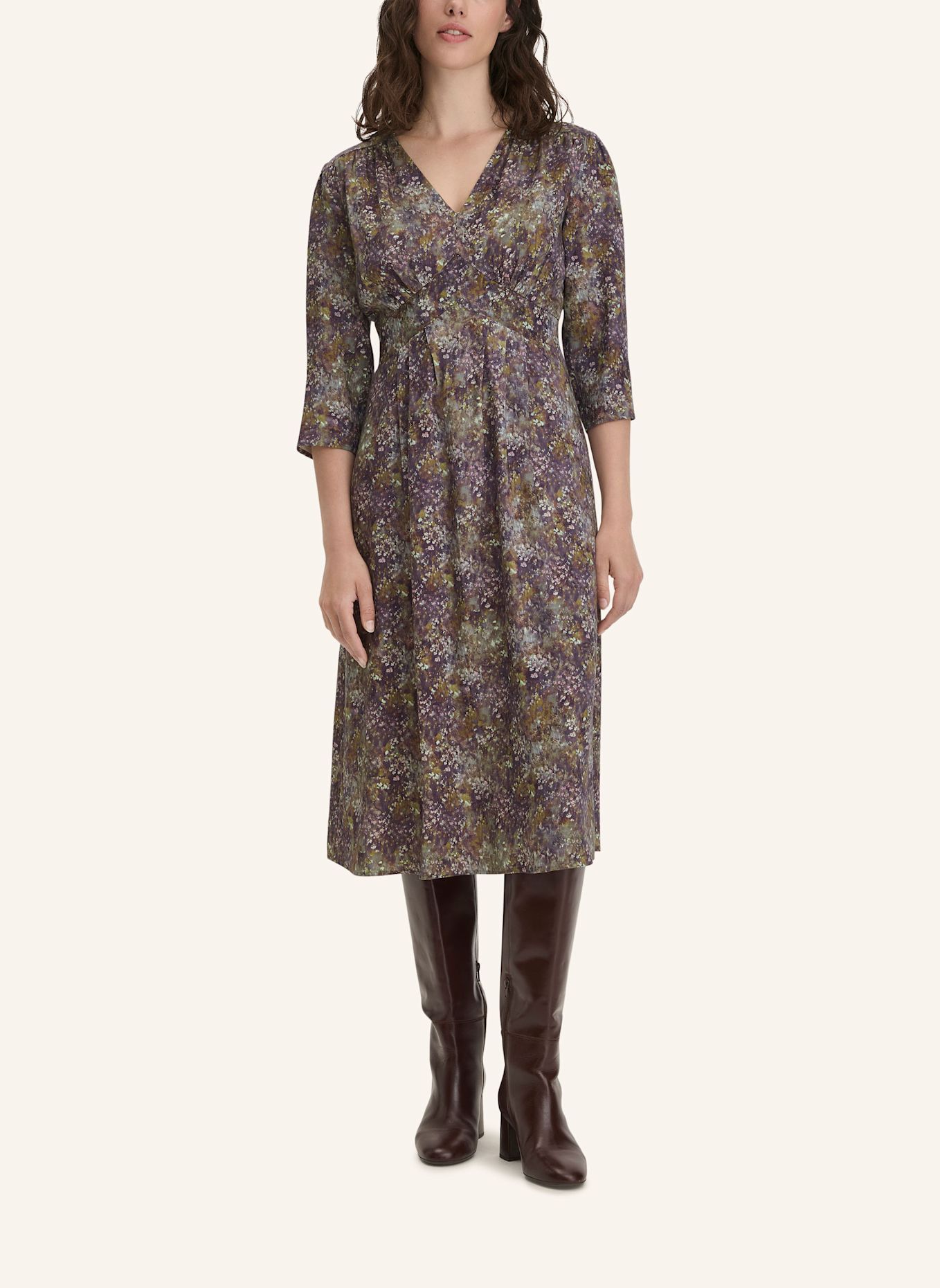 hessnatur hessnatur Kleid tailliert aus TENCEL™ Lyocell und LENZING™ ECOVERO™ Viskose: LILA