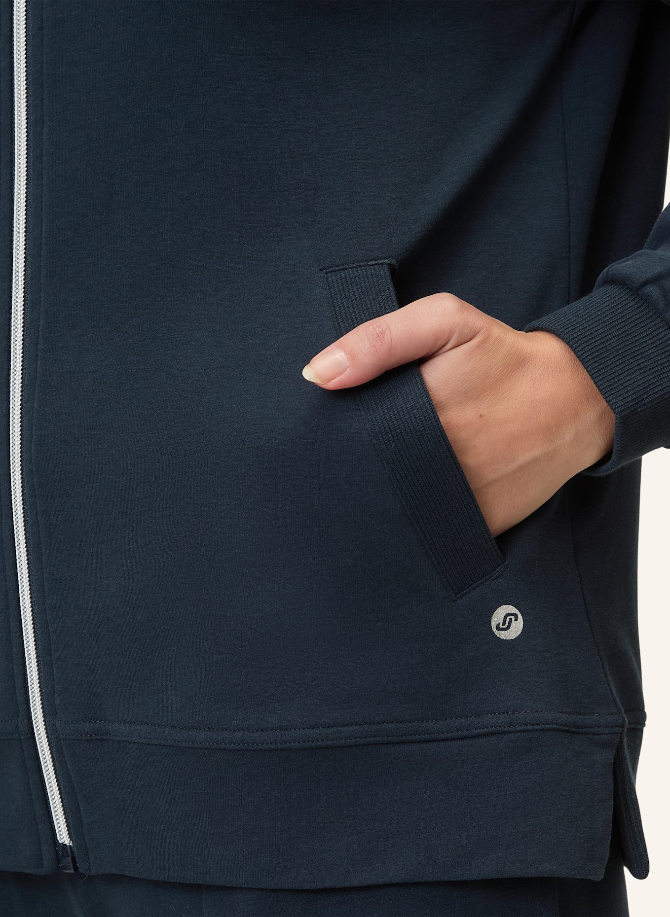 JOY sportswear Sweatjacke ELORA: BLAU