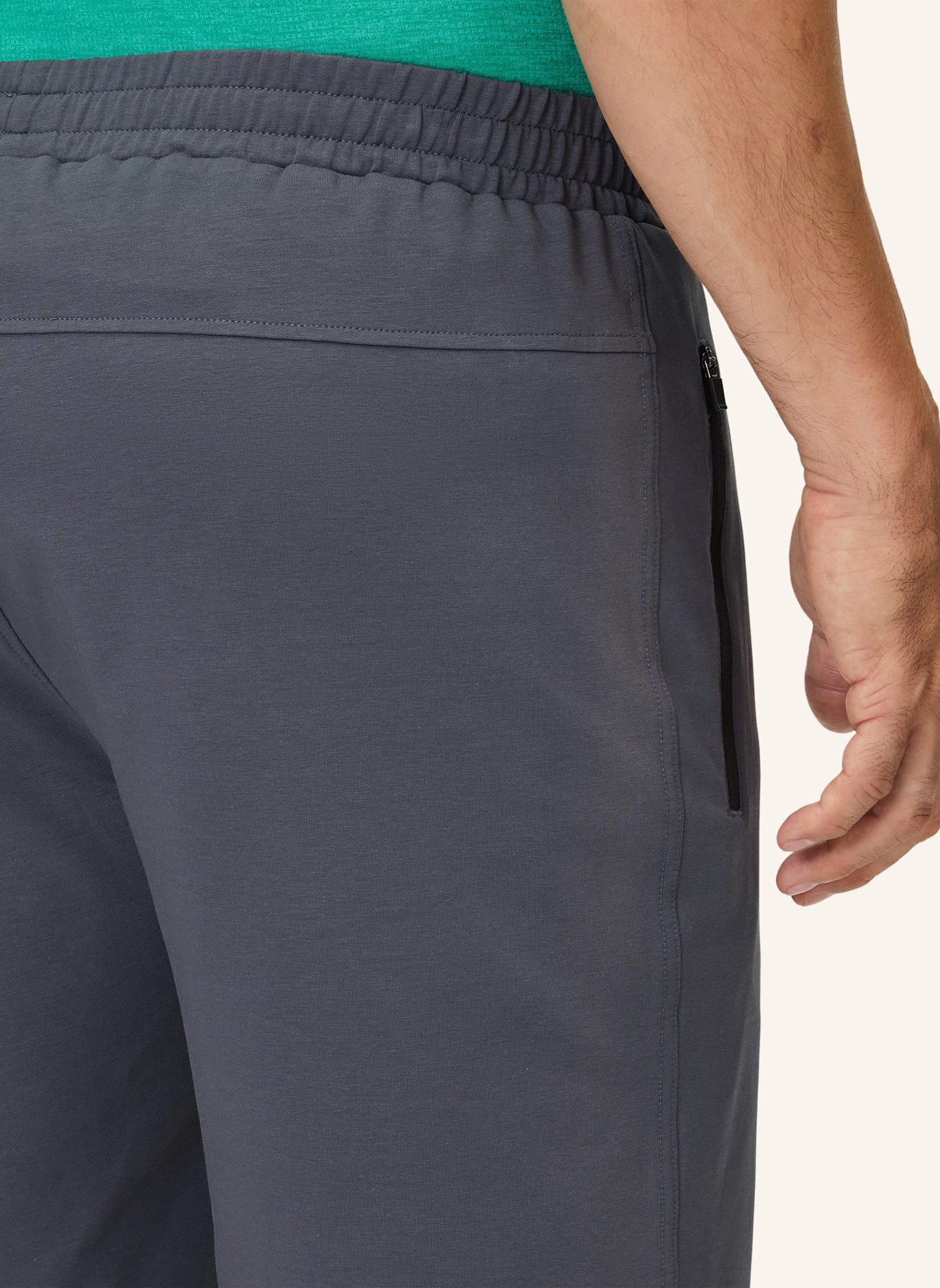 JOY sportswear Trainingsshorts LAURIN: GRAU