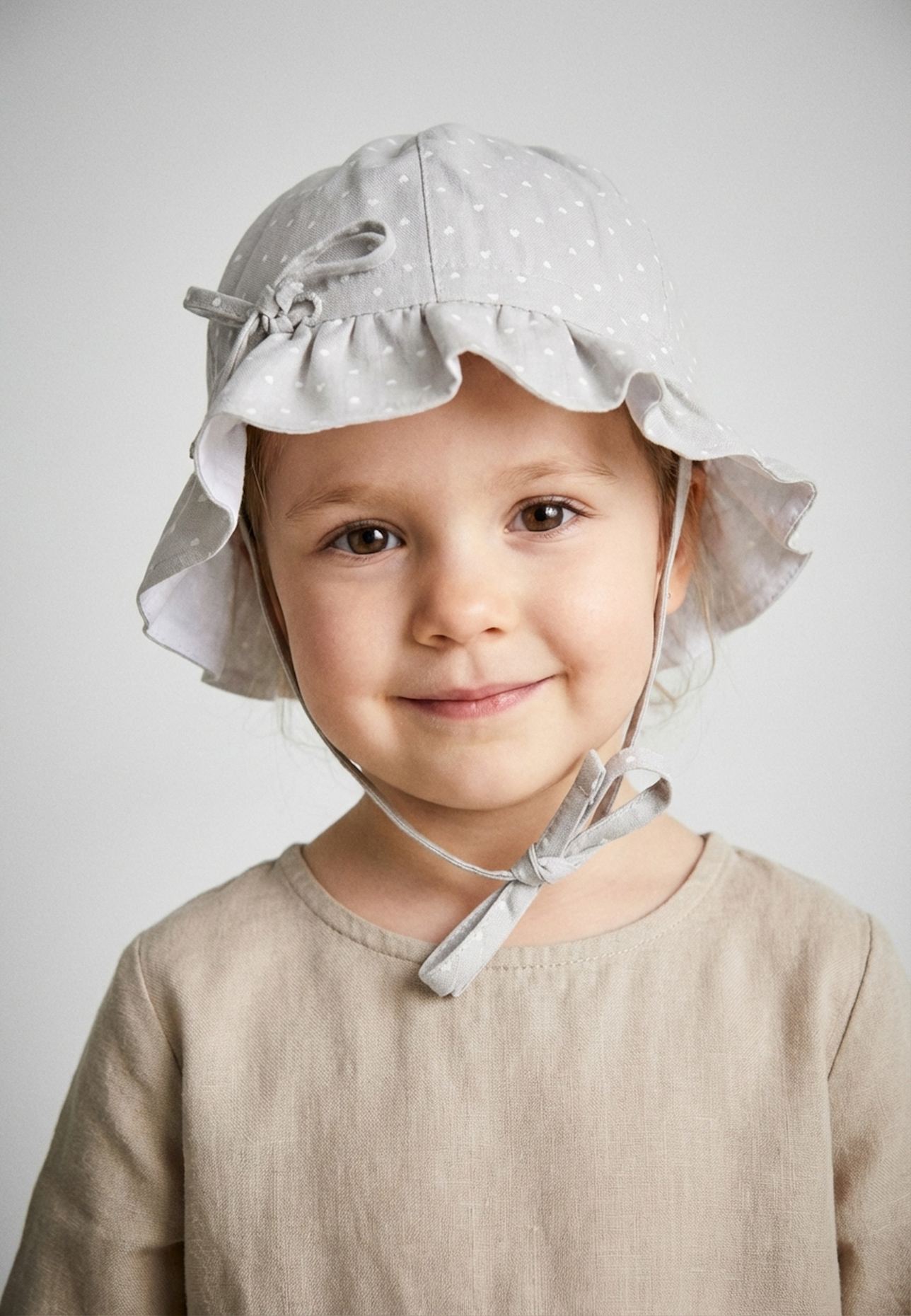 Sterntaler Hut kleine Herzen: HELLGRAU