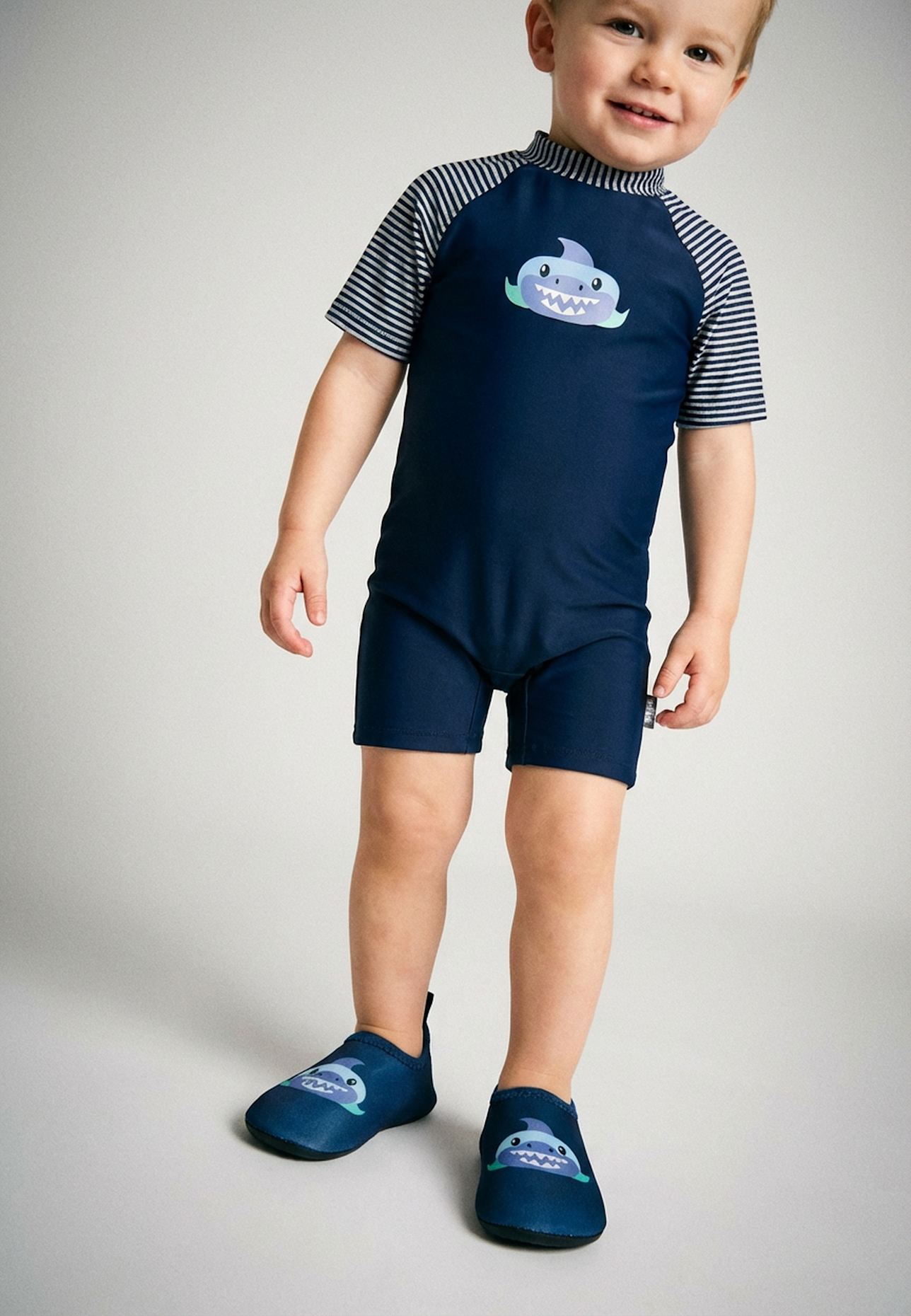 Sterntaler Badeschuhe Hai: BLAU