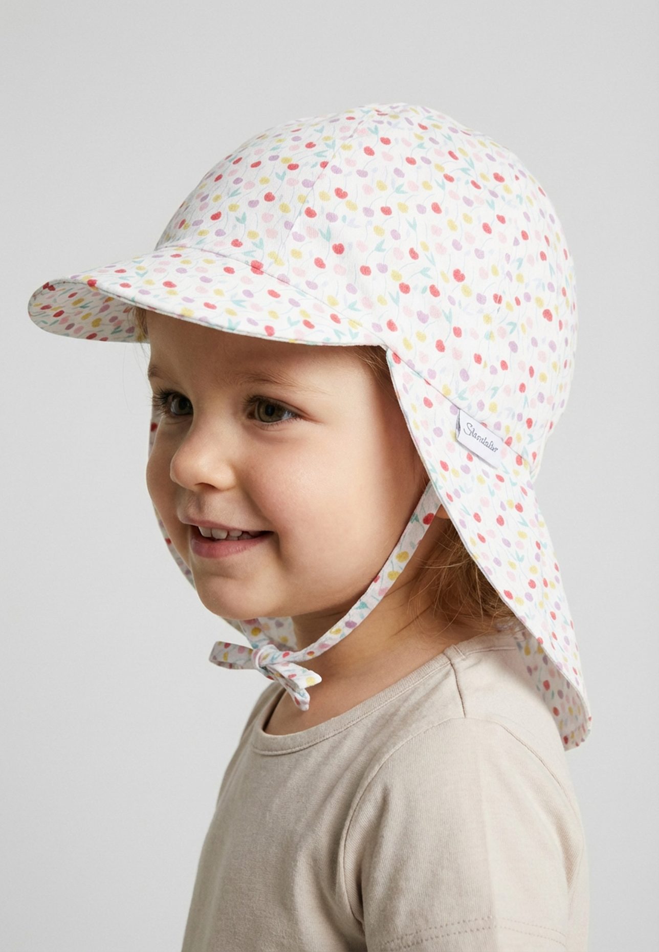 Sterntaler Schirmmütze mit Nackenschutz Früchte: ROT