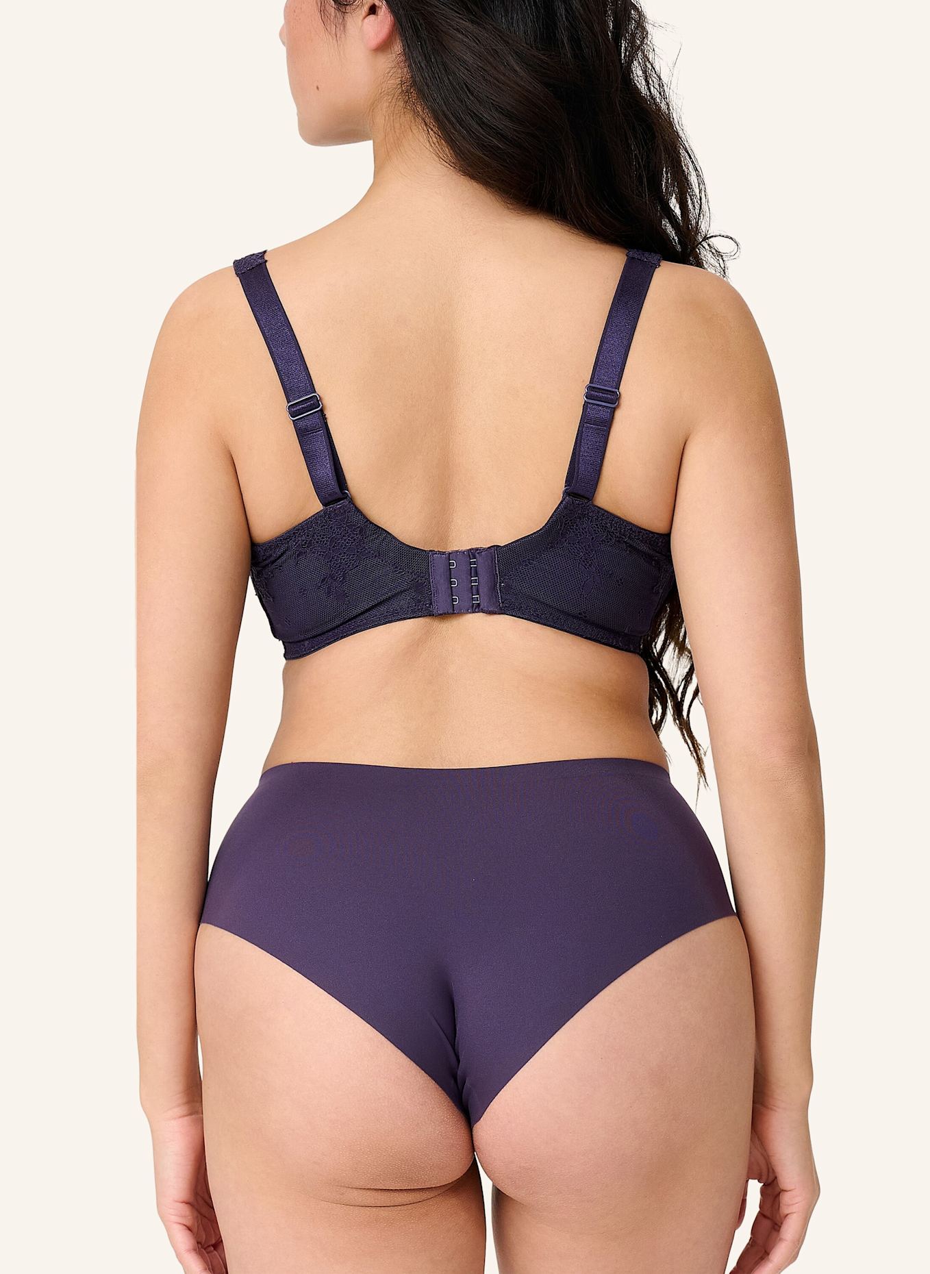 LINGADORE DAILY Triangle plunge BH: LILA