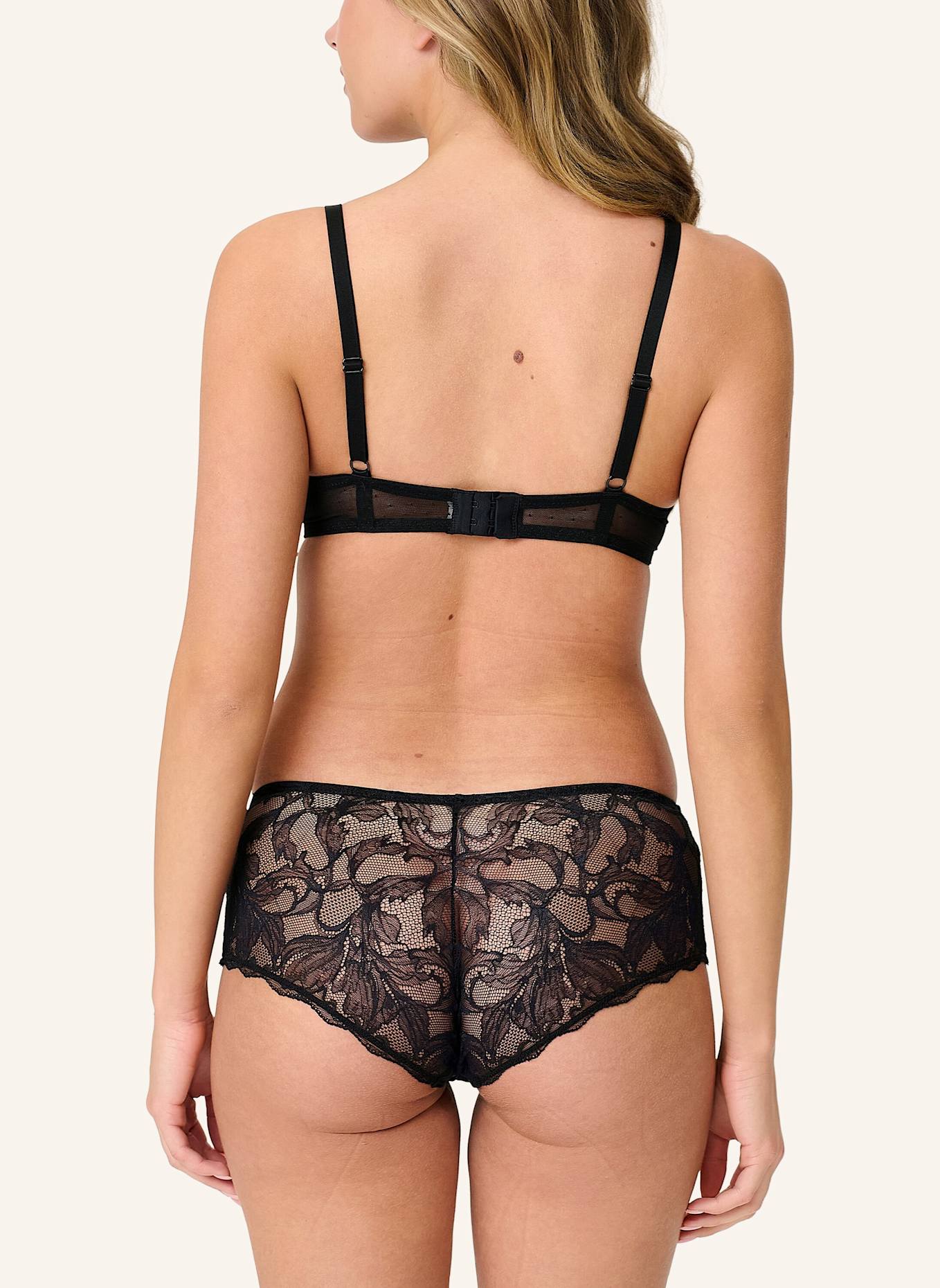 LINGADORE Short: SCHWARZ