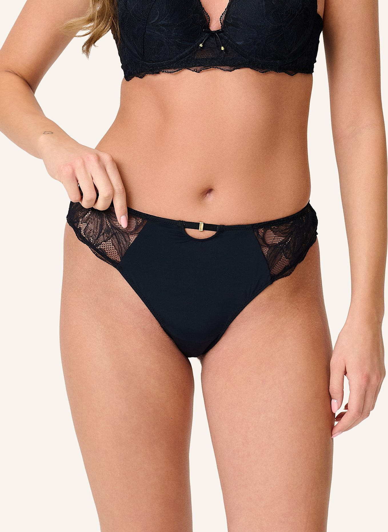 LINGADORE String: SCHWARZ