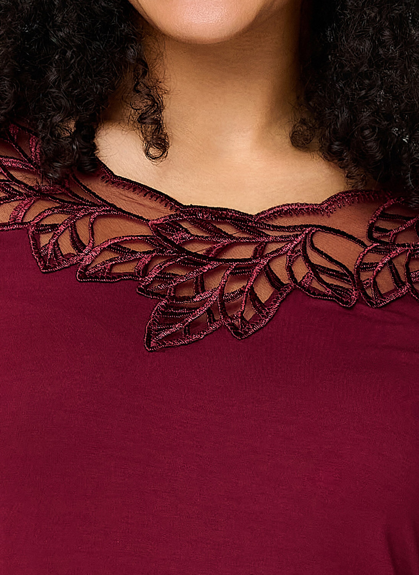 LINGADORE Kleid: DUNKELROT