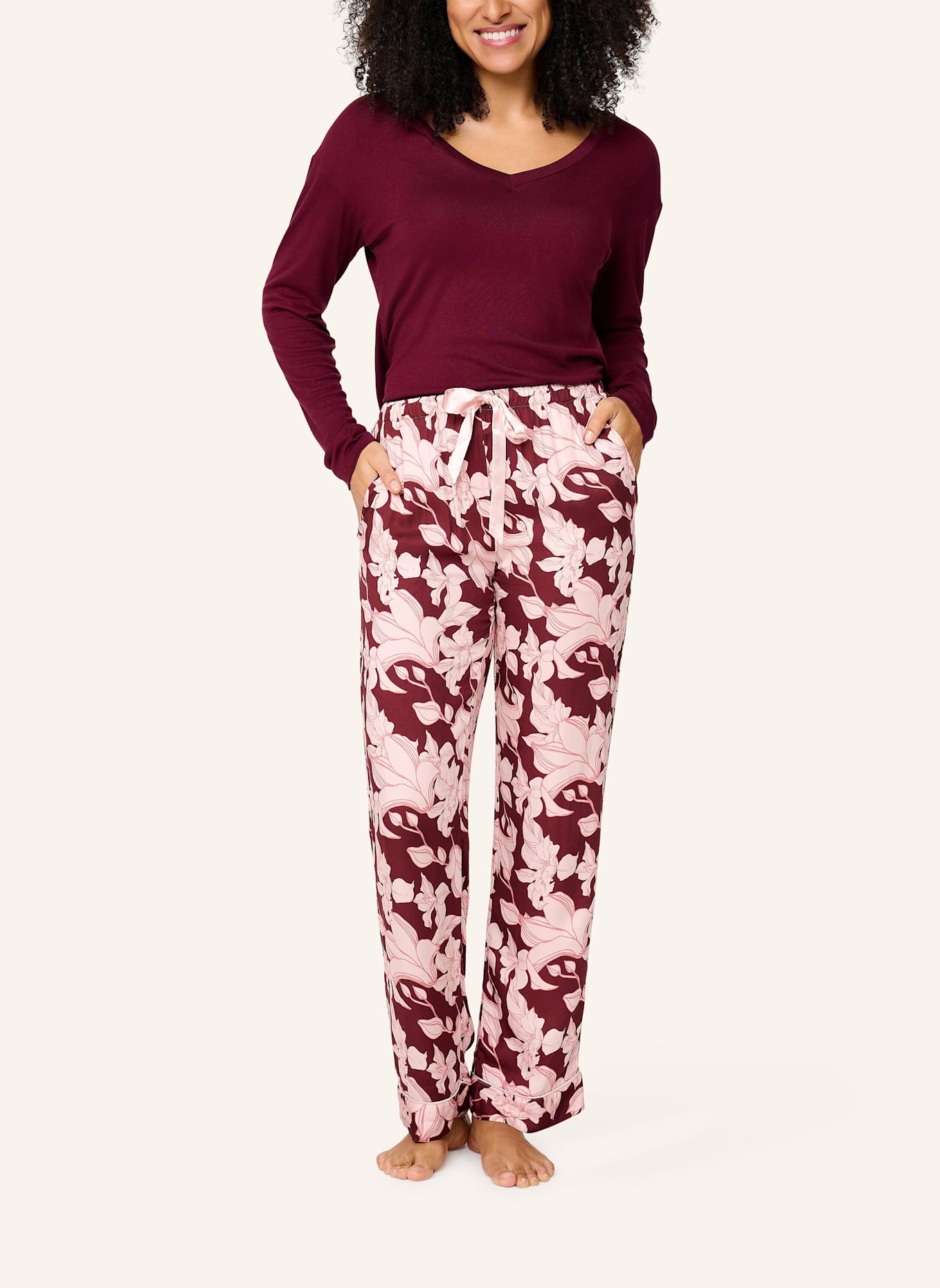 LINGADORE Top & Hose: DUNKELROT