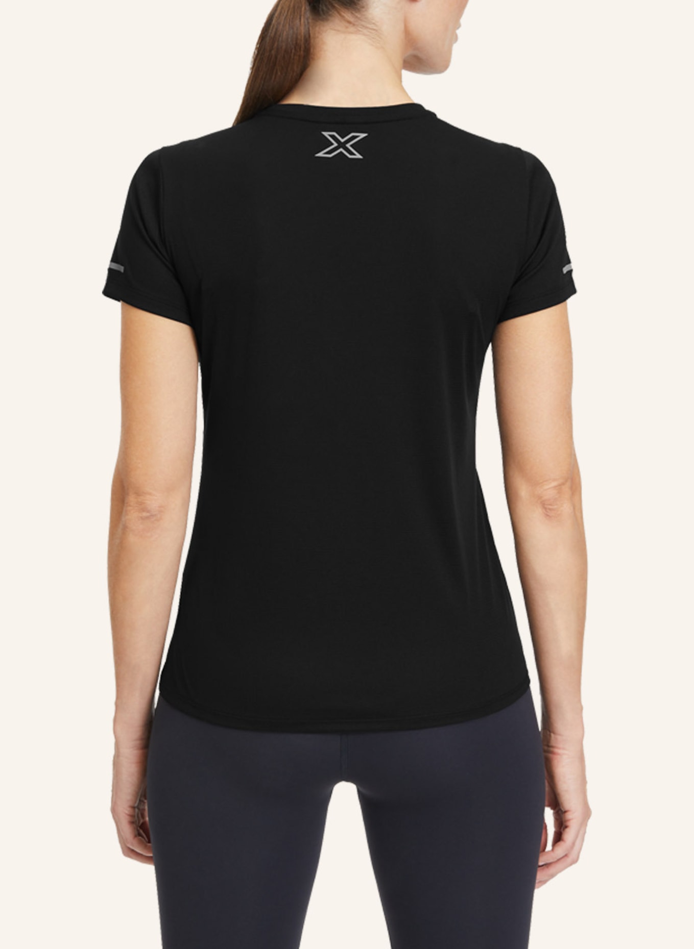 2XU T-Shirt AERO TEE, Farbe: SCHWARZ/ SILBER (Bild 2)