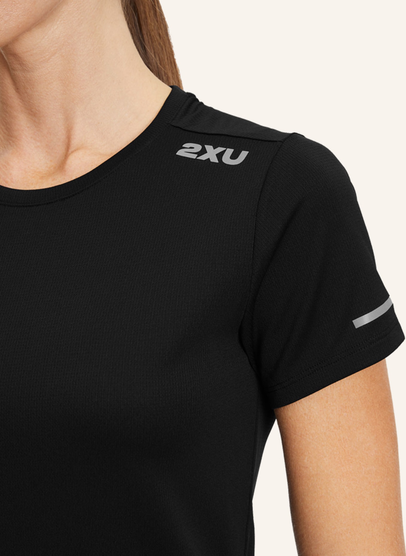 2XU T-Shirt AERO TEE, Farbe: SCHWARZ/ SILBER (Bild 4)