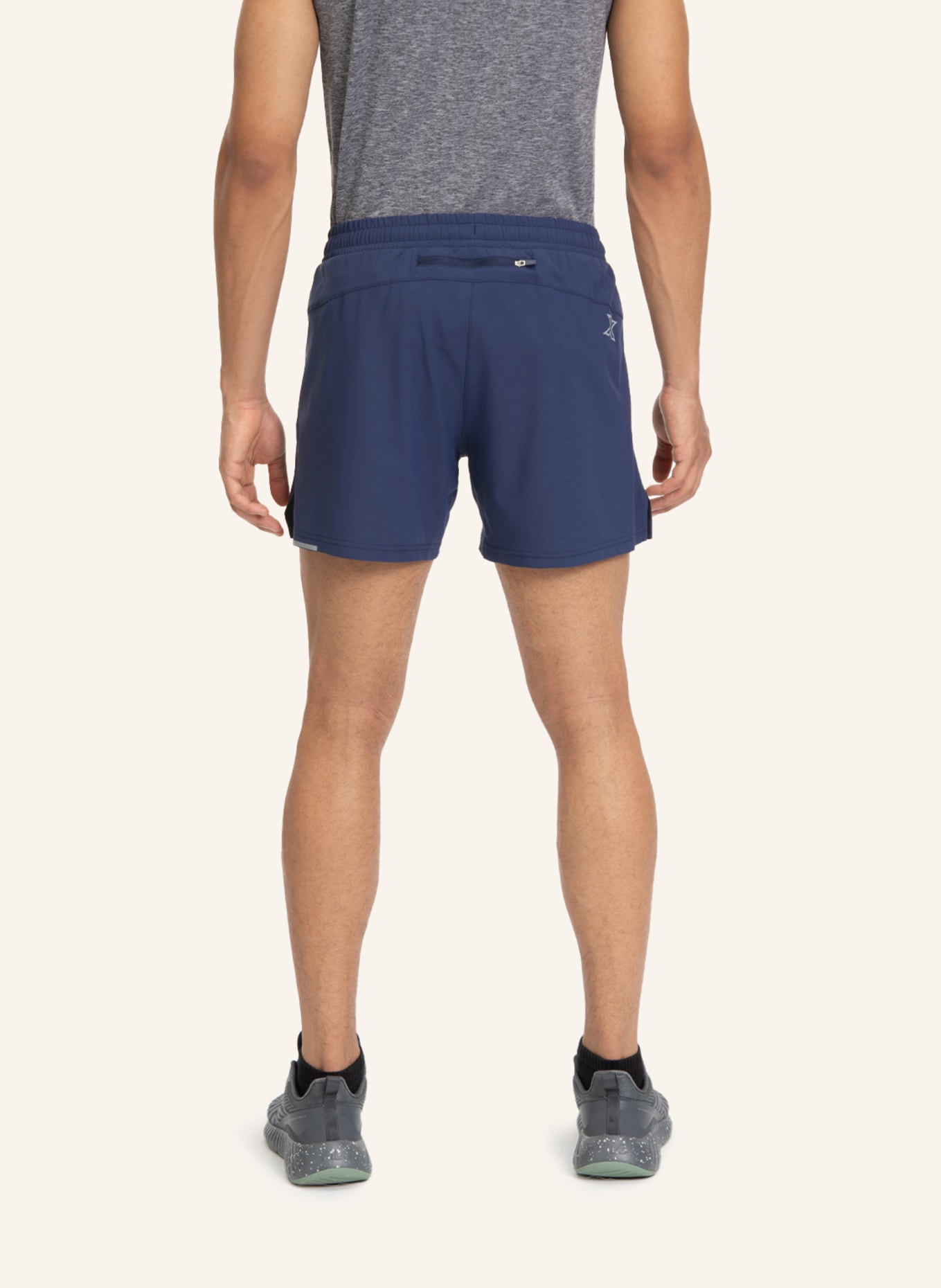 2XU Laufshorts AERO 5 INCH, Farbe: DUNKELBLAU (Bild 2)