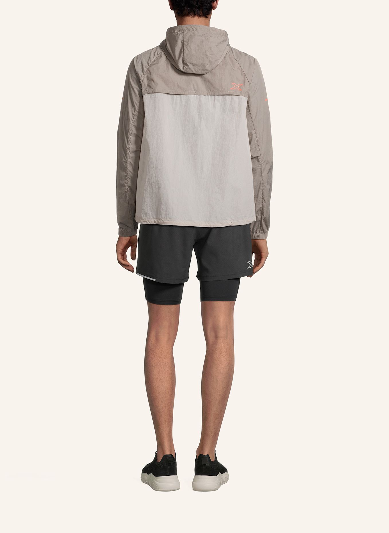 2XU Windjacke AERO WINDBREAKE: BEIGE