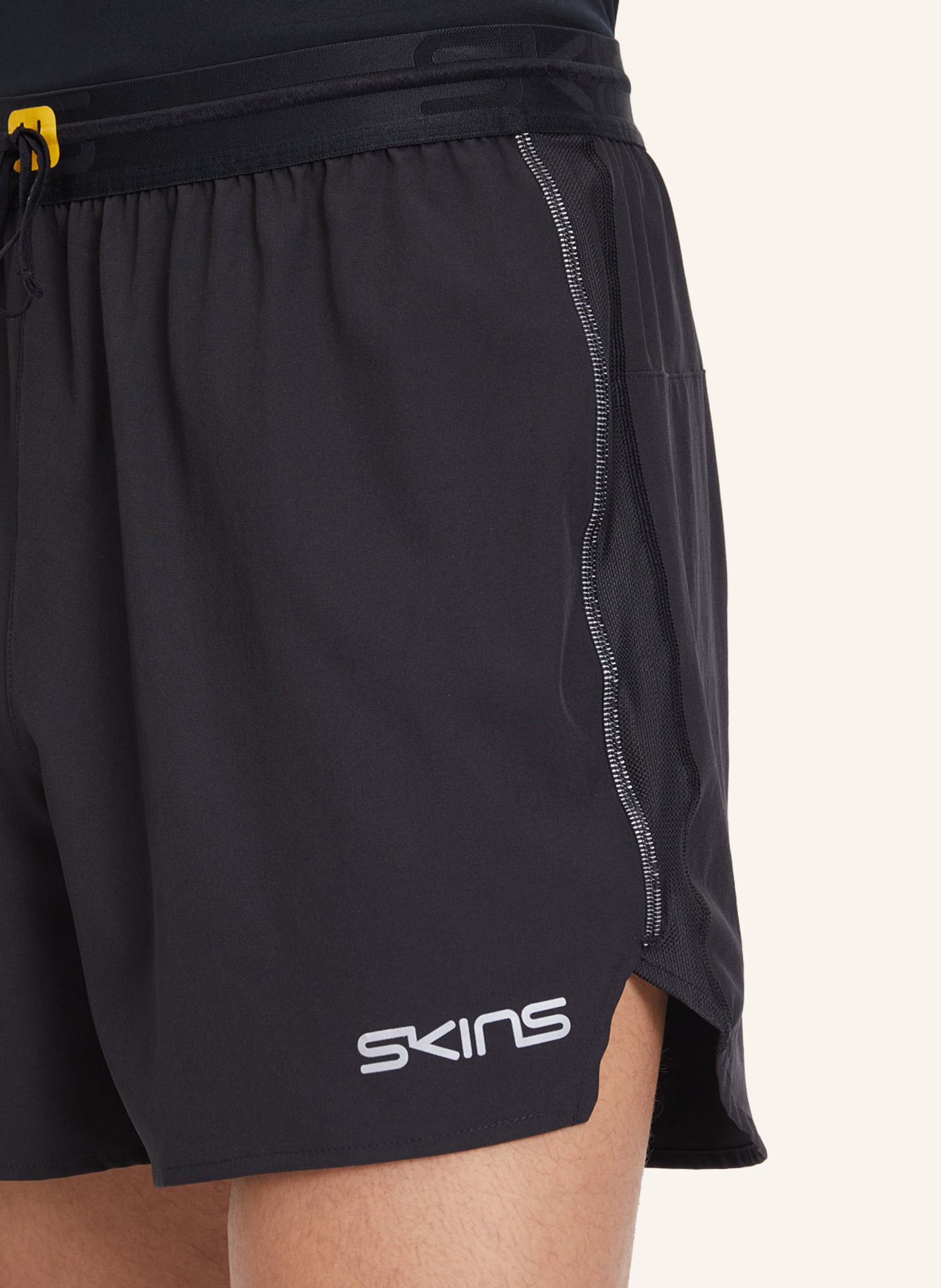 SKINS Laufshorts S3 RUN: SCHWARZ