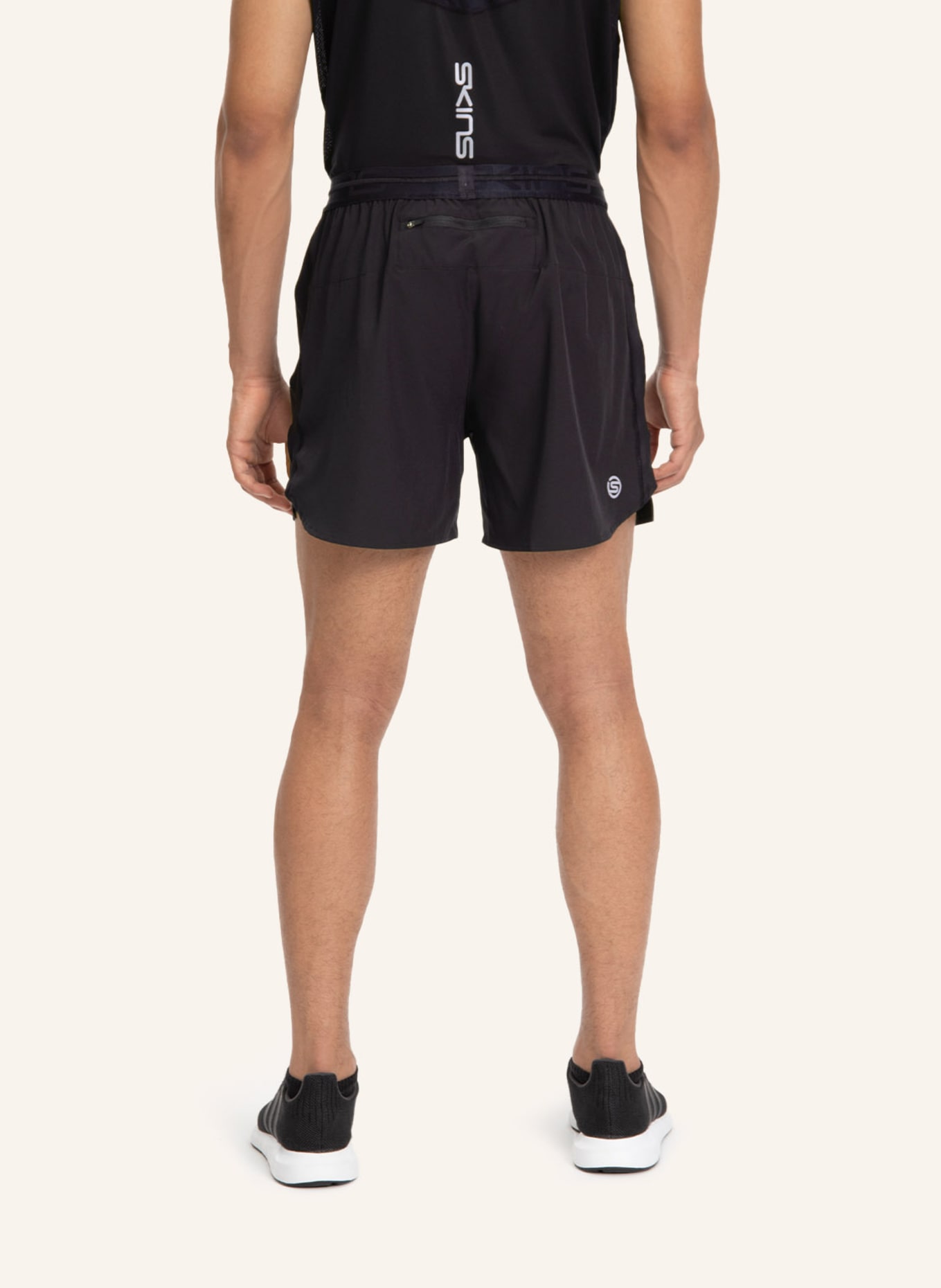SKINS Laufshorts S3 RUN: SCHWARZ