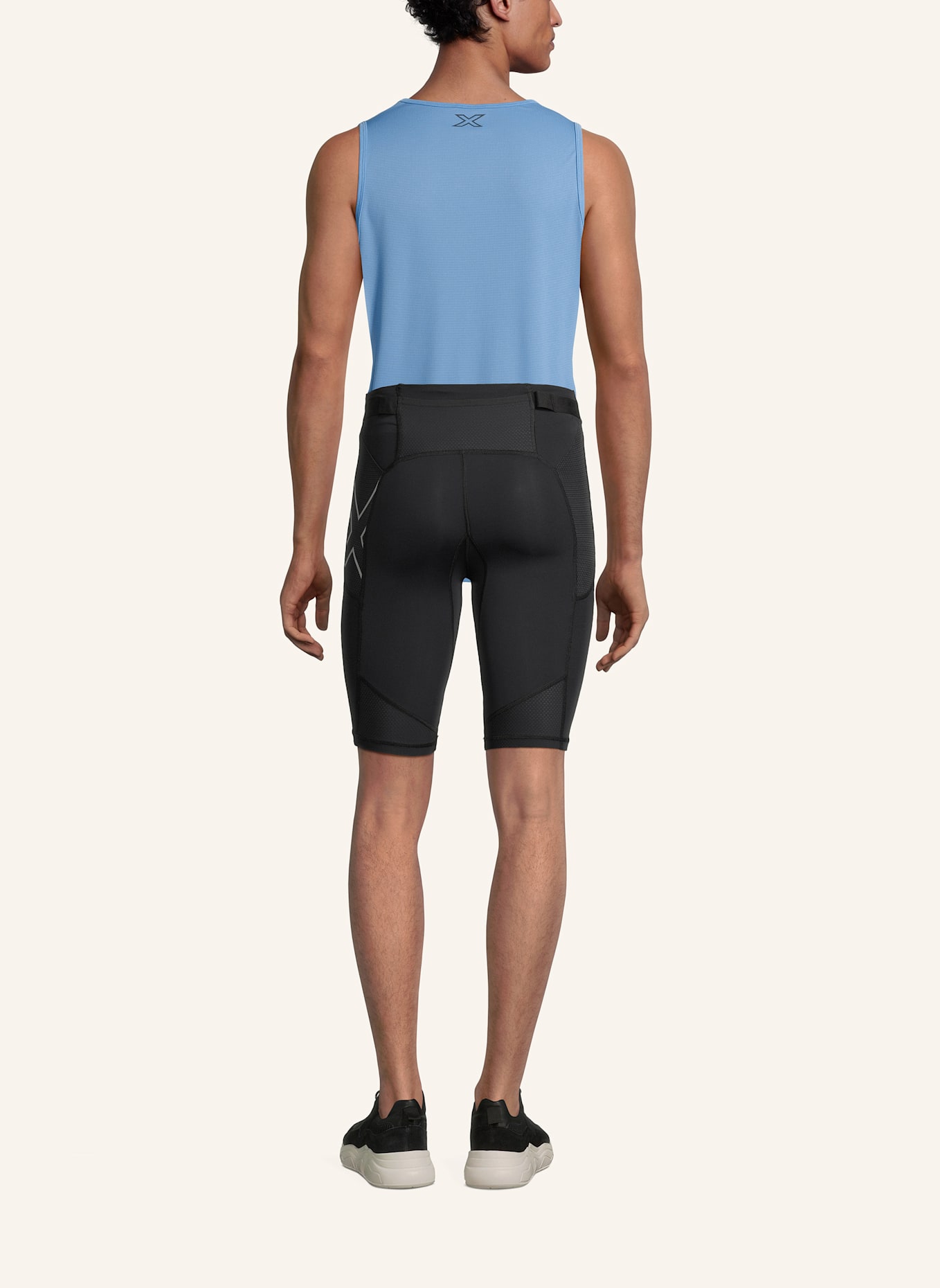 2XU Kompressionstight AERO MESH COMPRESSION SHORTS: SCHWARZ