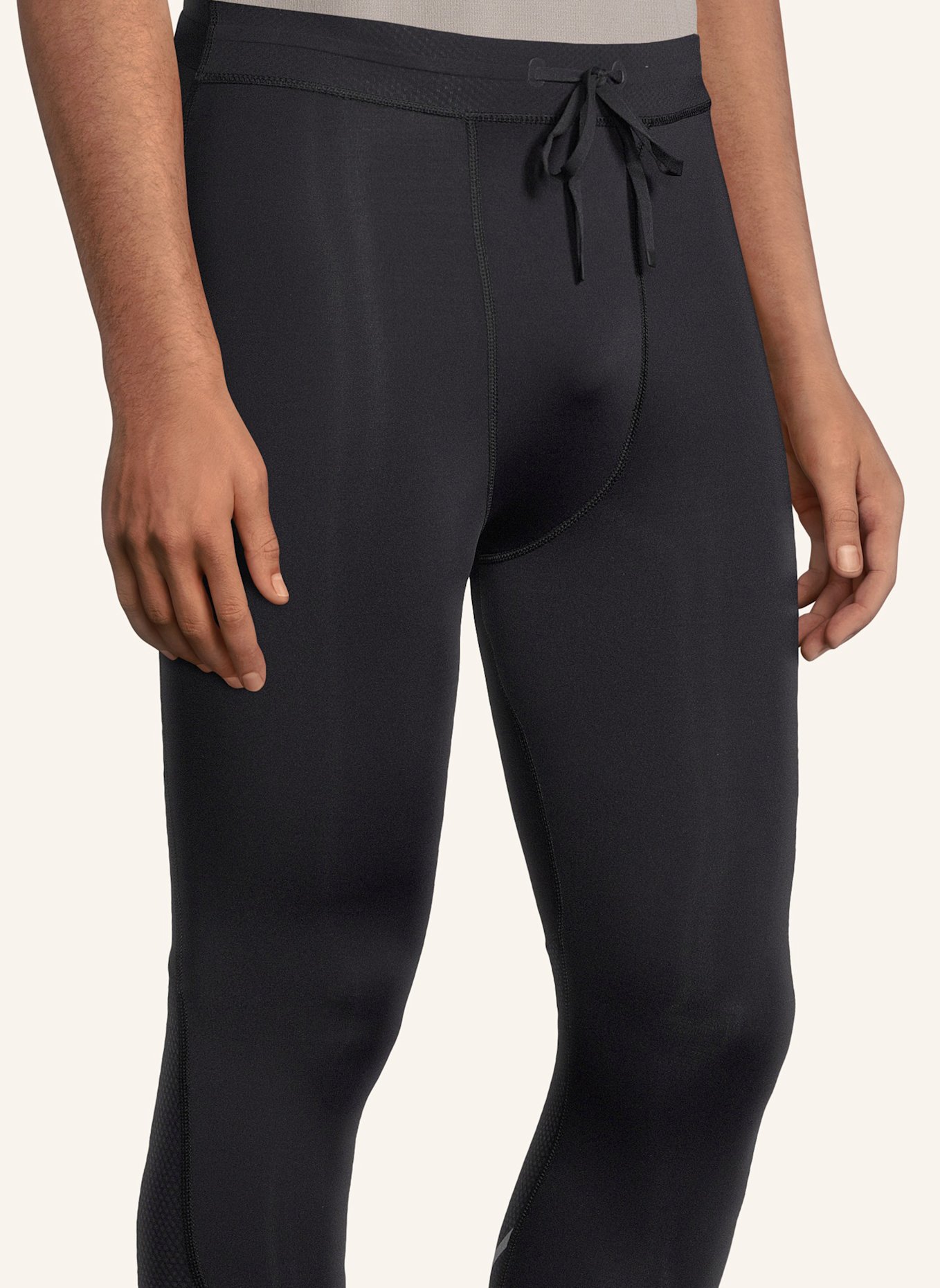 2XU Kompressionstight AERO MESH COMPRESSION TIGHTS: SCHWARZ