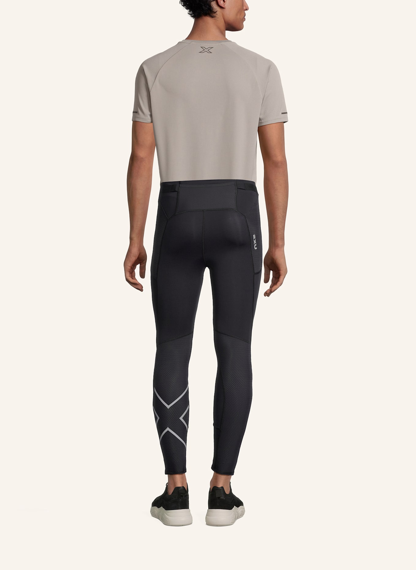 2XU Kompressionstight AERO MESH COMPRESSION TIGHTS: SCHWARZ
