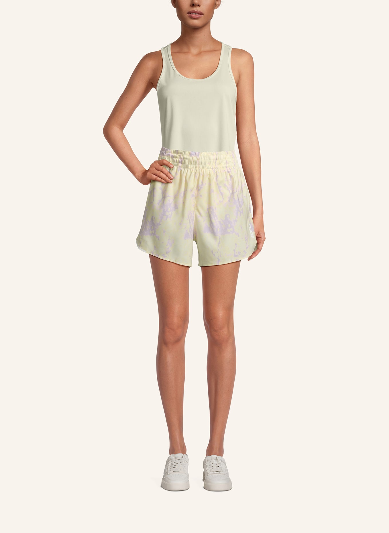 2XU Laufshort AERO HI-RISE 4 INCH SHORTS: GELB