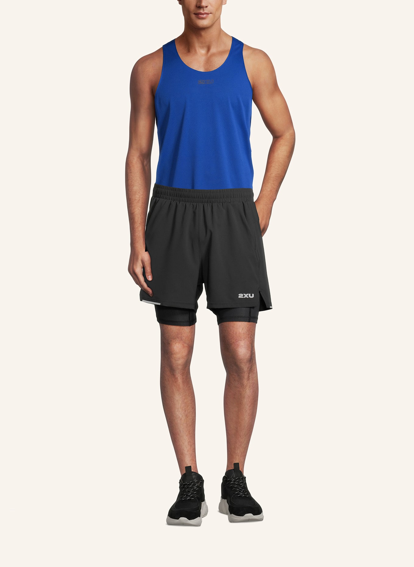 2XU Kompressionstight AERO MESH 2-IN-1 SHORT: SCHWARZ