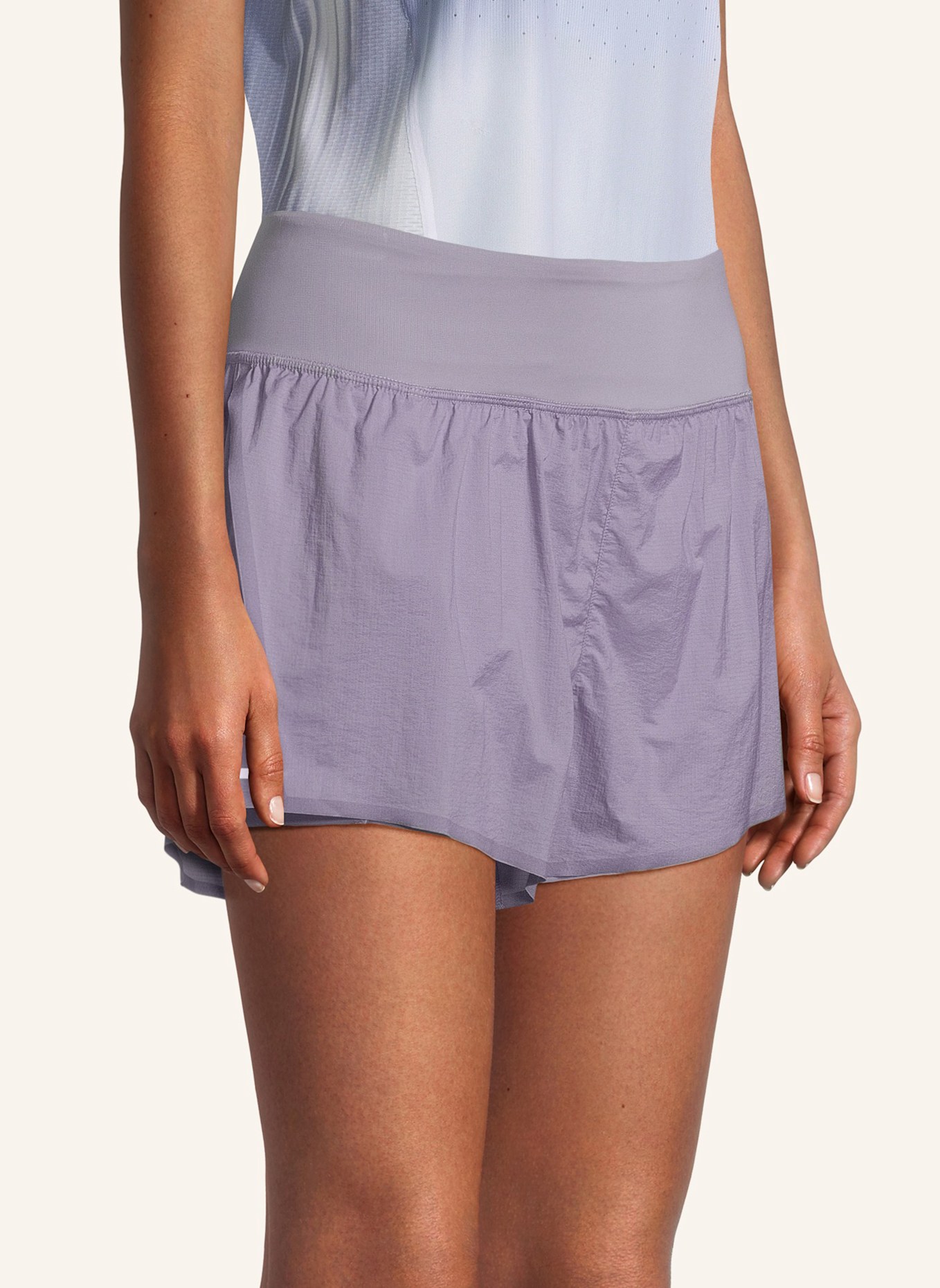 2XU Laufshort AERO HI-RISE 2-IN-1 3 INCH SHORTS: LILA