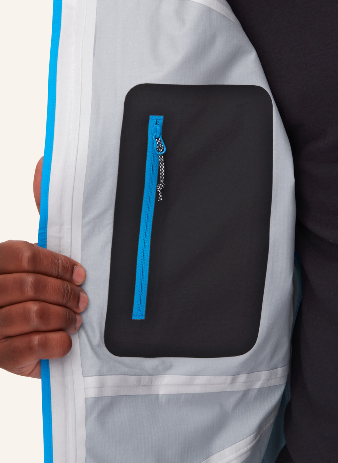 MAMMUT Hardshelljacke TAISS mit Kapuze: BLAU