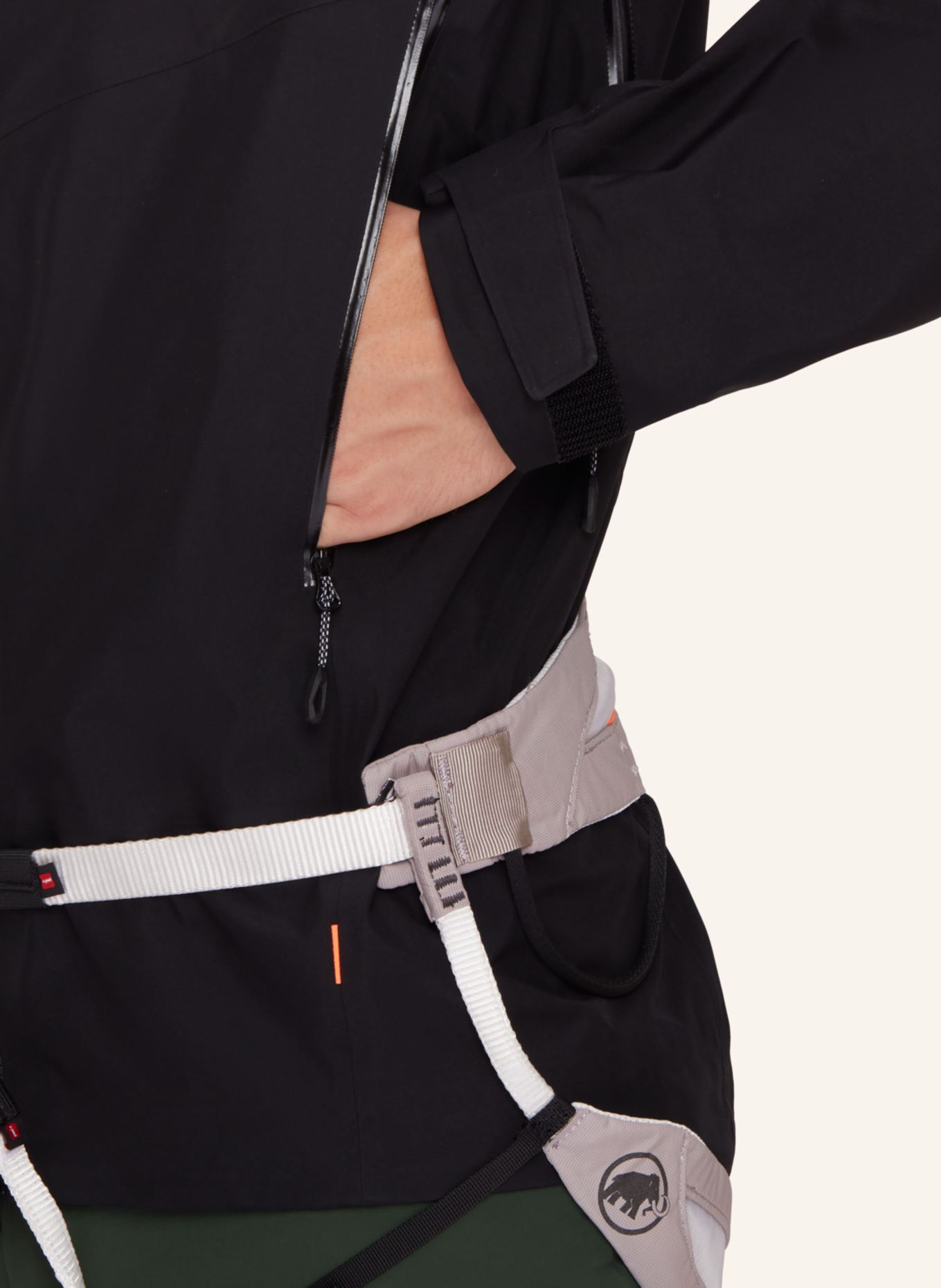 MAMMUT Crater IV HS Hooded Jacket Men: SCHWARZ
