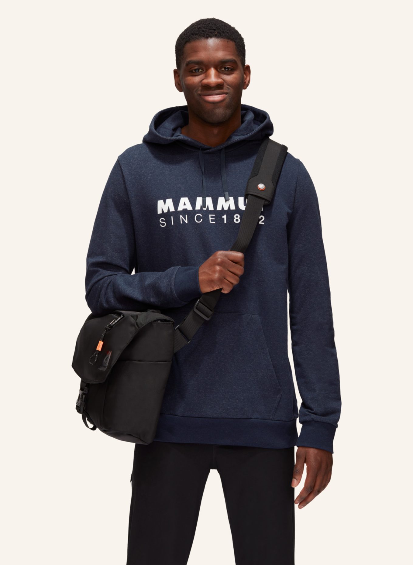 MAMMUT Messenger-Tasche XERON: SCHWARZ