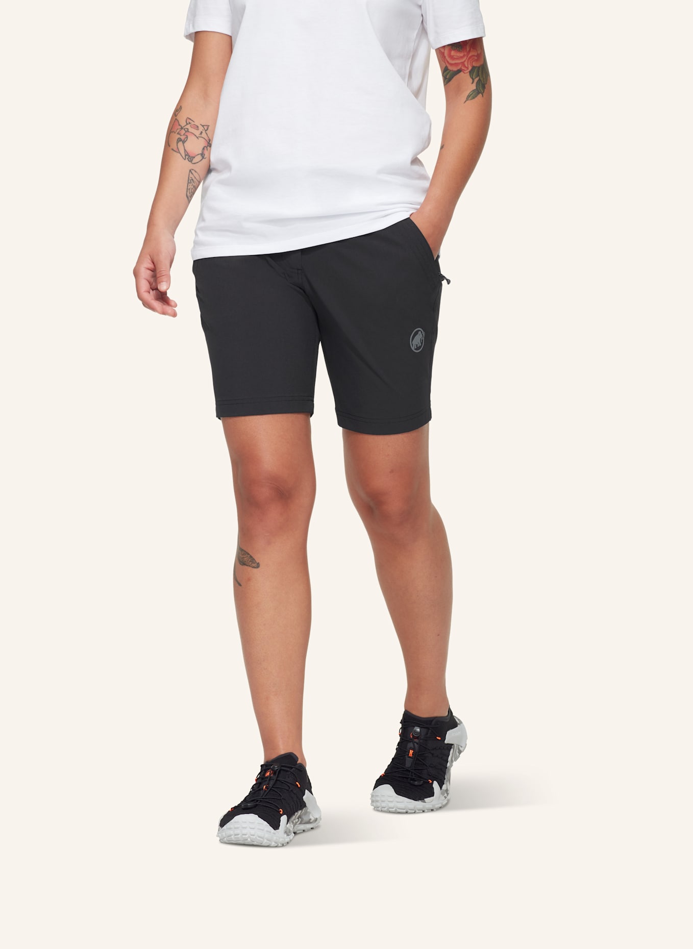 MAMMUT Mammut Hiking V Shorts Women: SCHWARZ