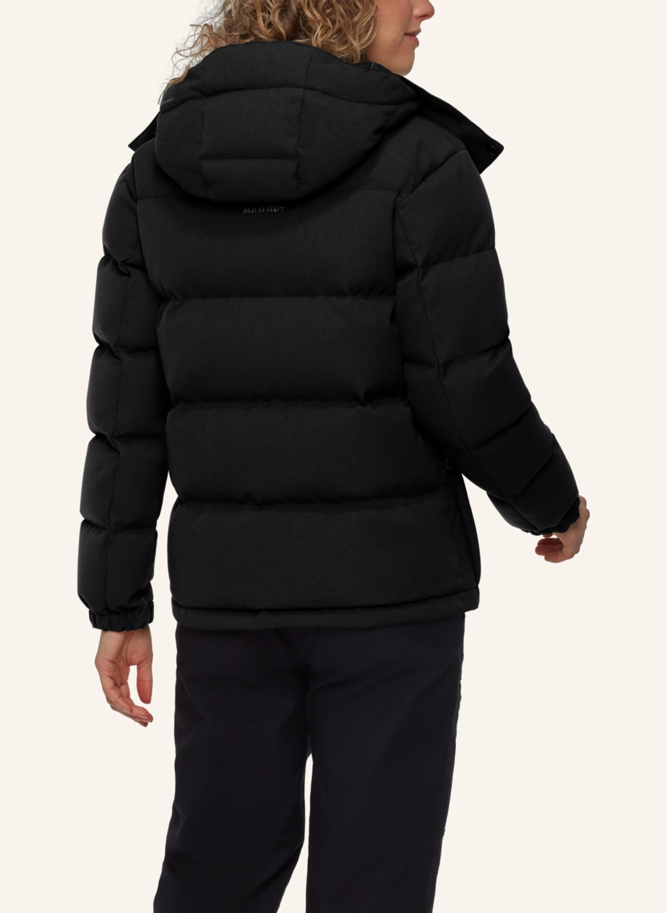 MAMMUT Daunenjacke ROSEG 2.0 IN: SCHWARZ