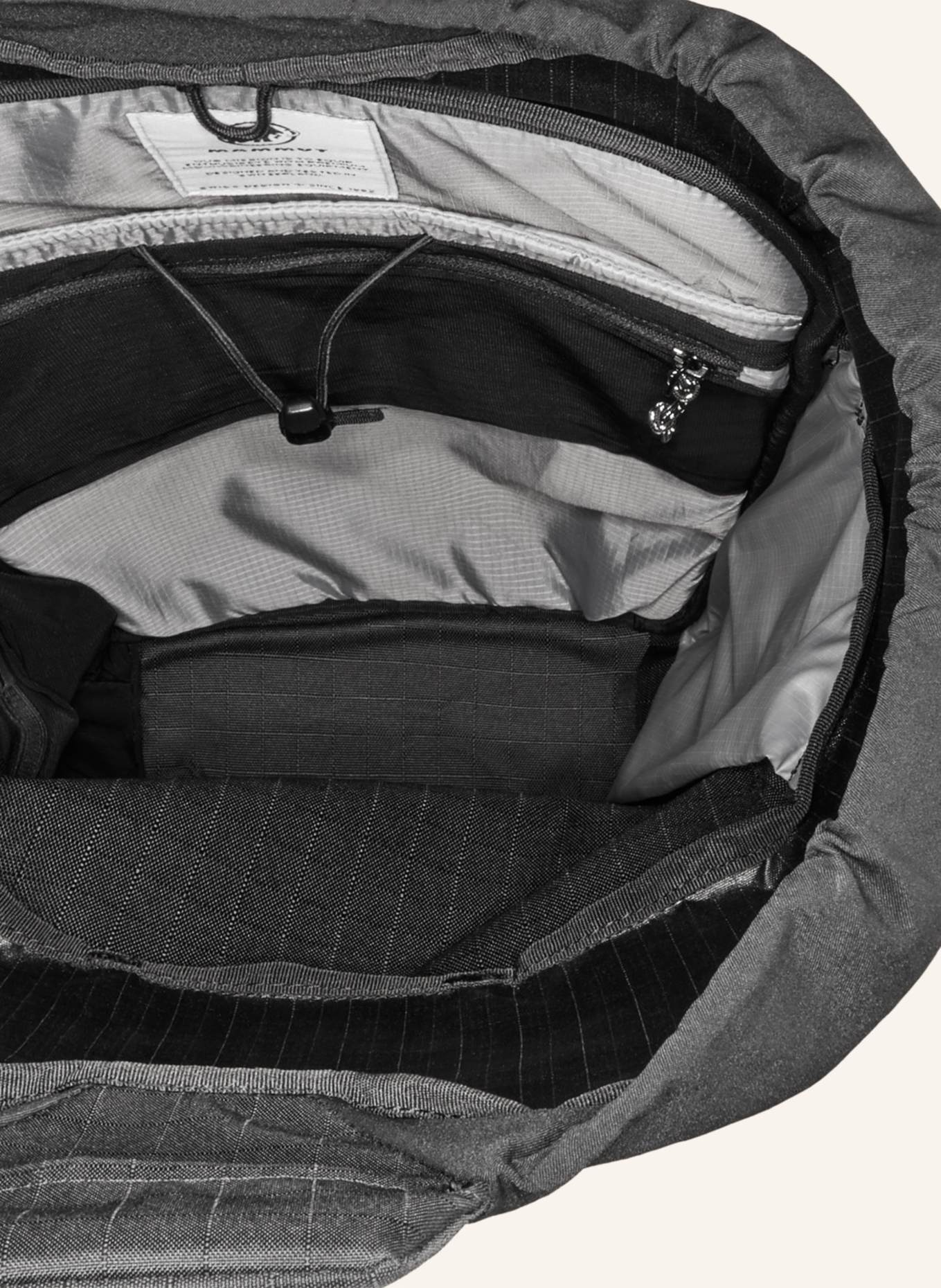 MAMMUT Tagesrucksack ALTO 24: SCHWARZ