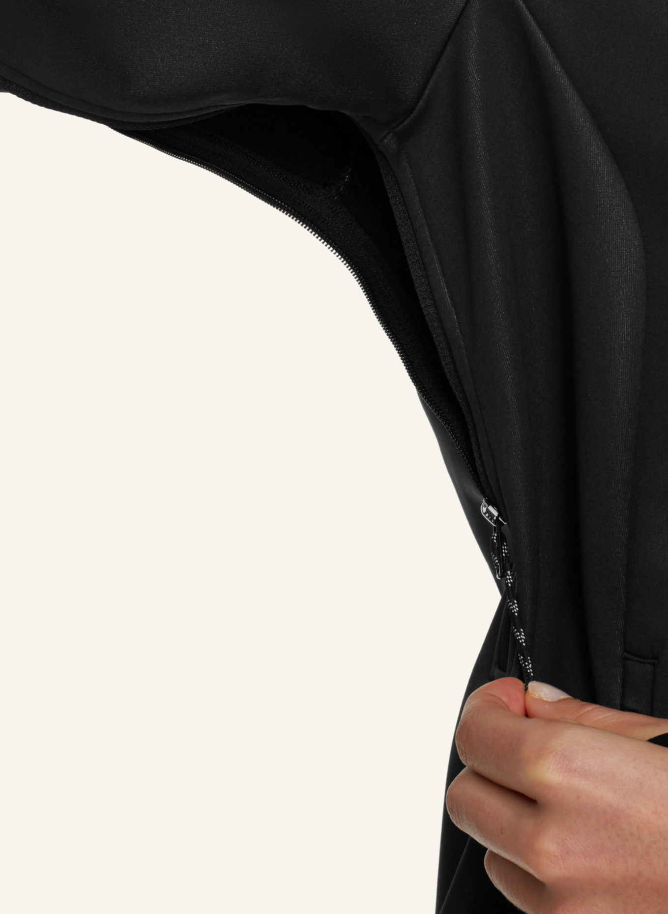 MAMMUT Softshell-Jacke ULTIMATE VIII SO HOODED: SCHWARZ