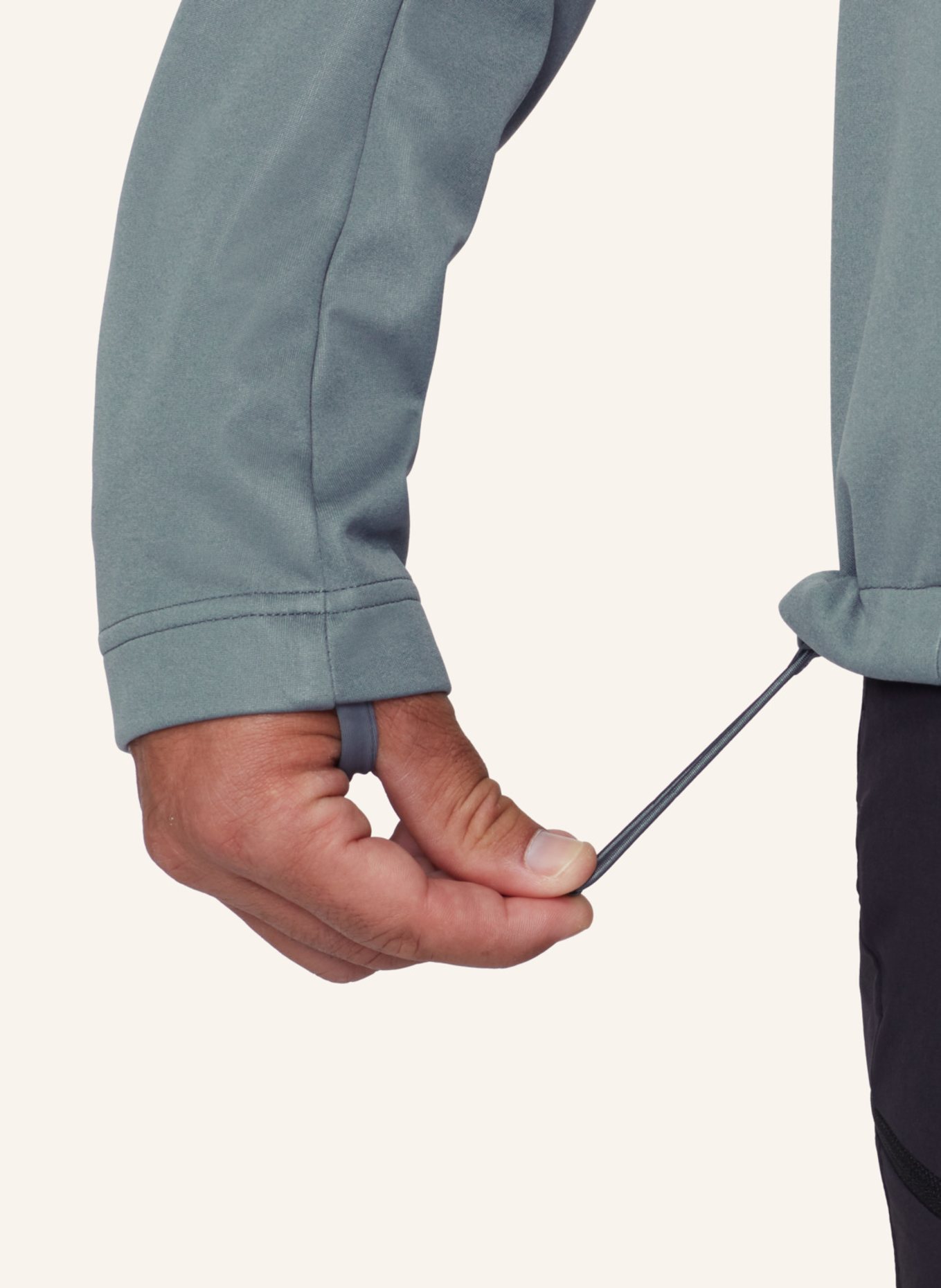 MAMMUT Ultimate VIII SO Hooded Jacket Men: SCHWARZ