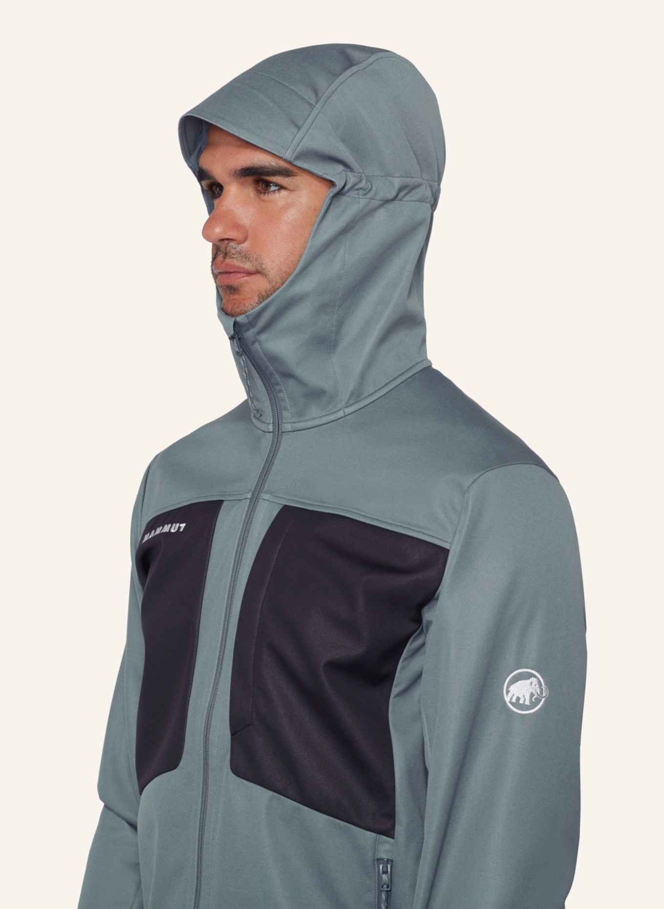 MAMMUT Ultimate VIII SO Hooded Jacket Men: SCHWARZ