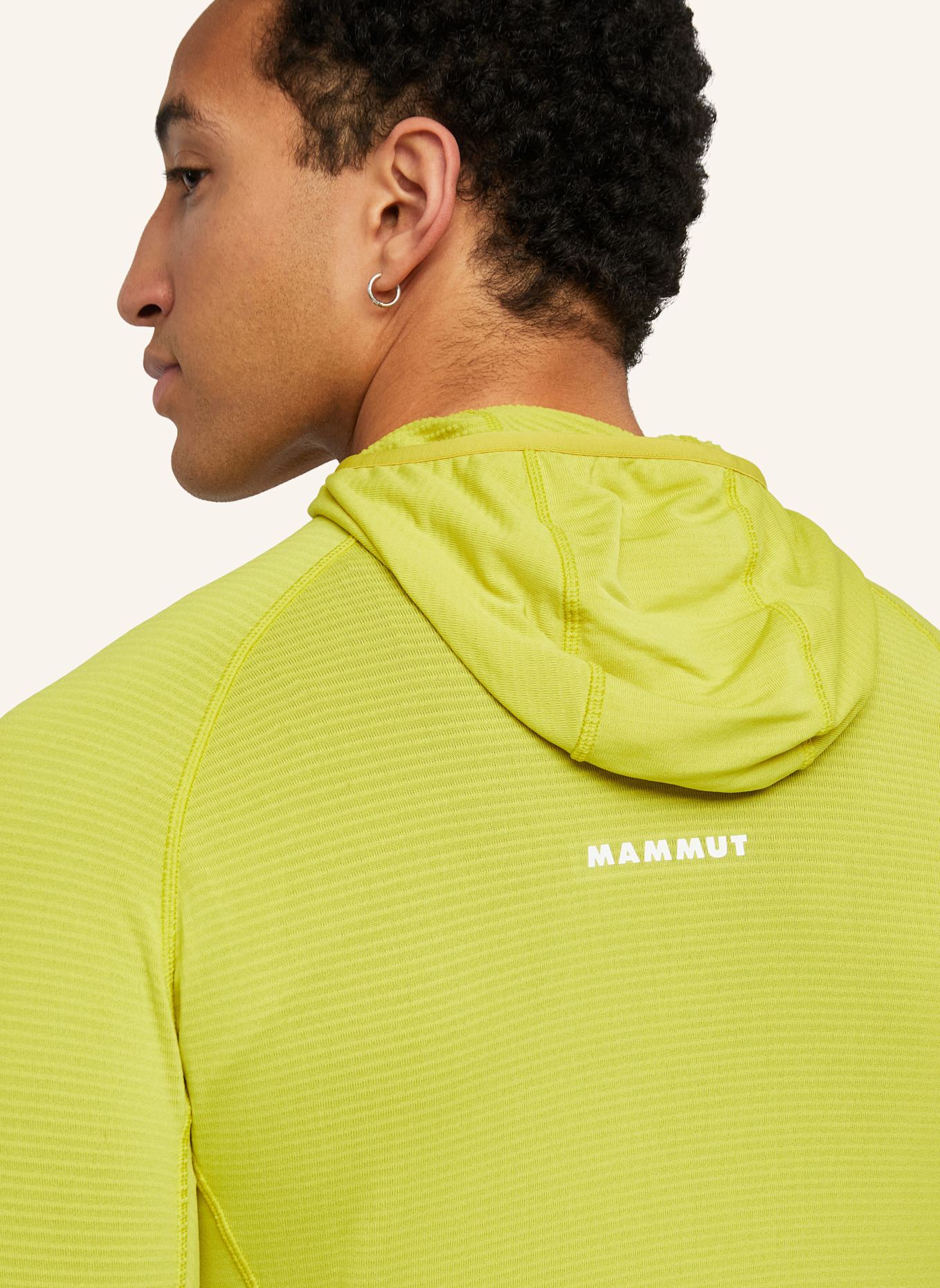 MAMMUT Midlayer AENERGY LIGHT HOODED: GELB