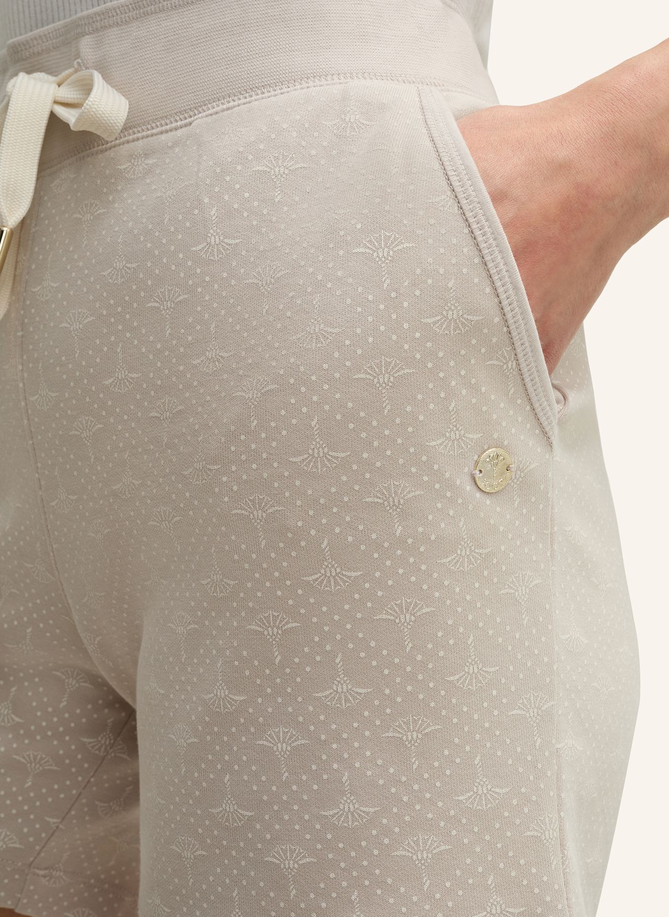 JOOP! Shorts: BEIGE/ ECRU