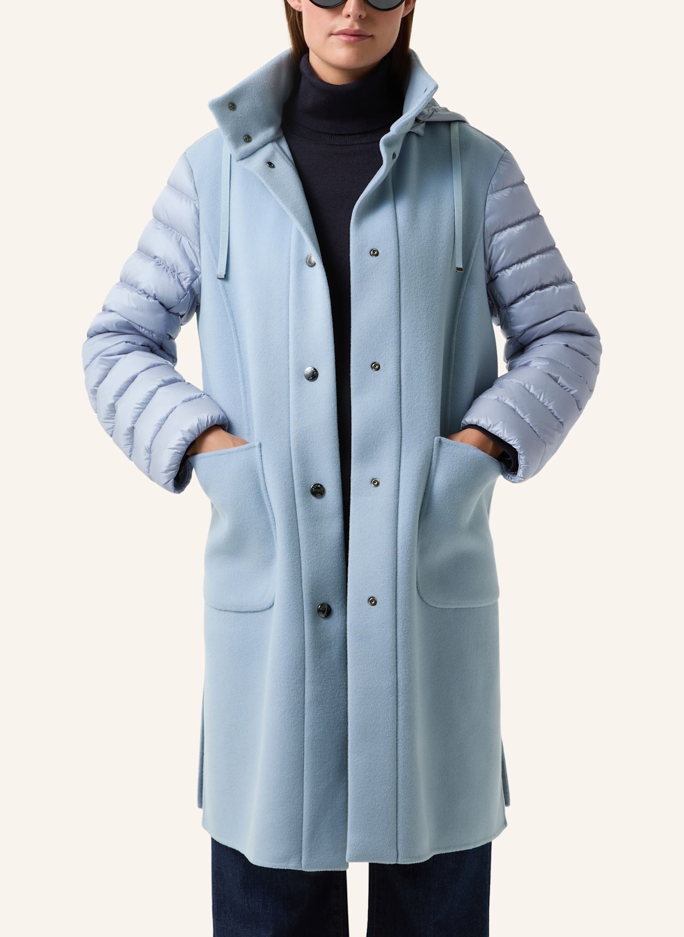 BOGNER Daunenmantel ISY-D5 im Materialmix: HELLBLAU