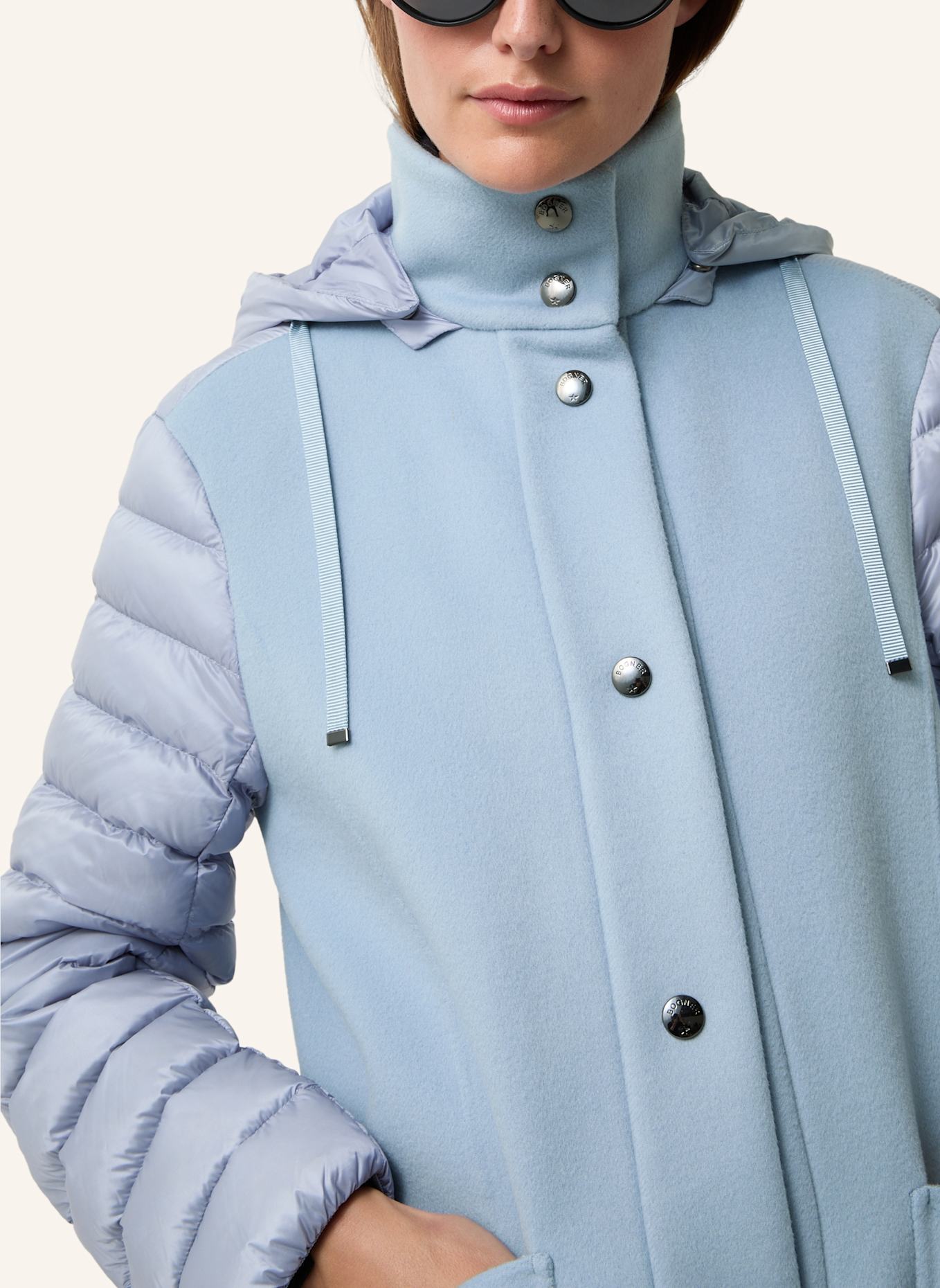 BOGNER Daunenmantel ISY-D5 im Materialmix: HELLBLAU