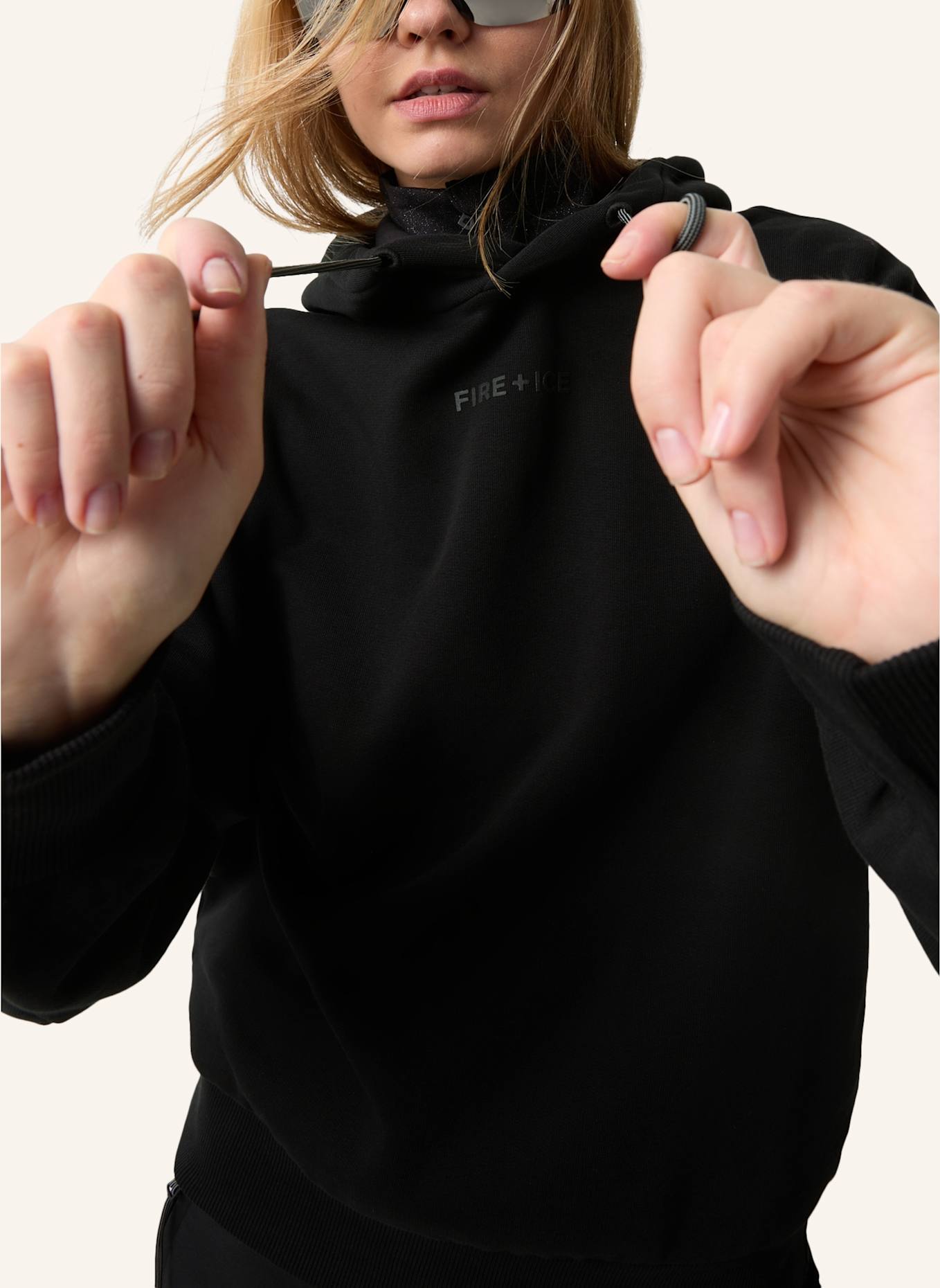 FIRE+ICE Sweatshirt: SCHWARZ