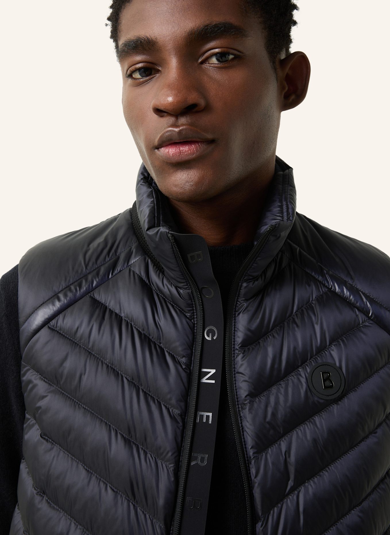 BOGNER Daunenweste: DUNKELBLAU