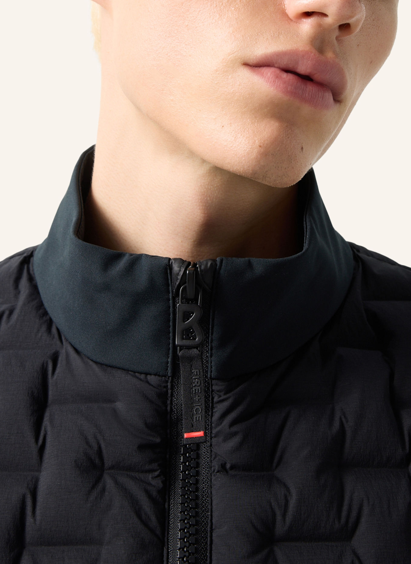 FIRE+ICE Daunenweste: SCHWARZ