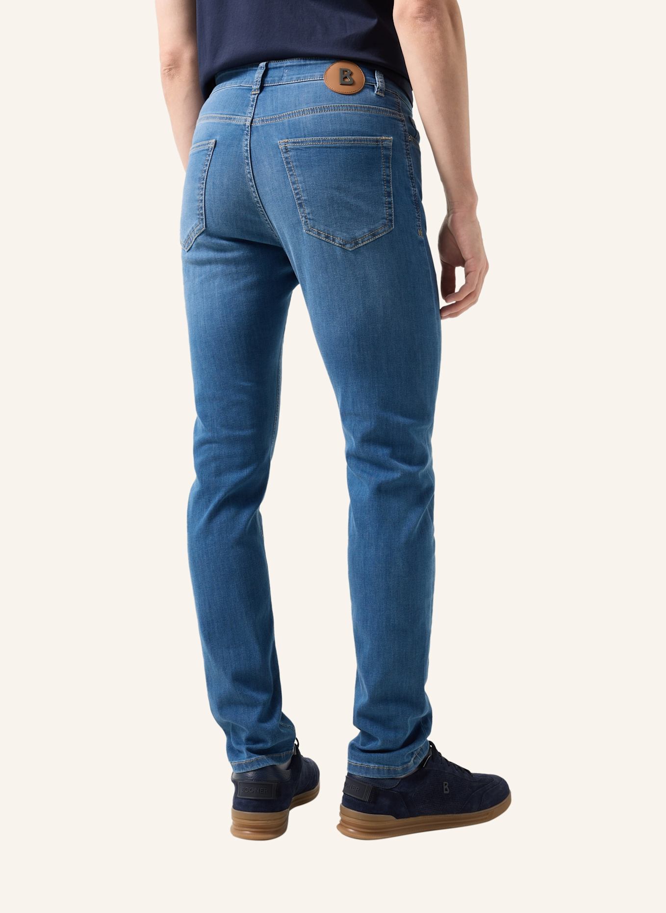 BOGNER Jeans: BLAU