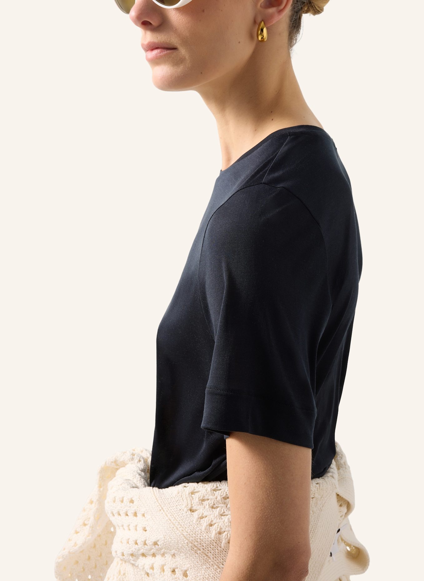 BOGNER T-Shirt SIENNA aus Seide: SCHWARZ