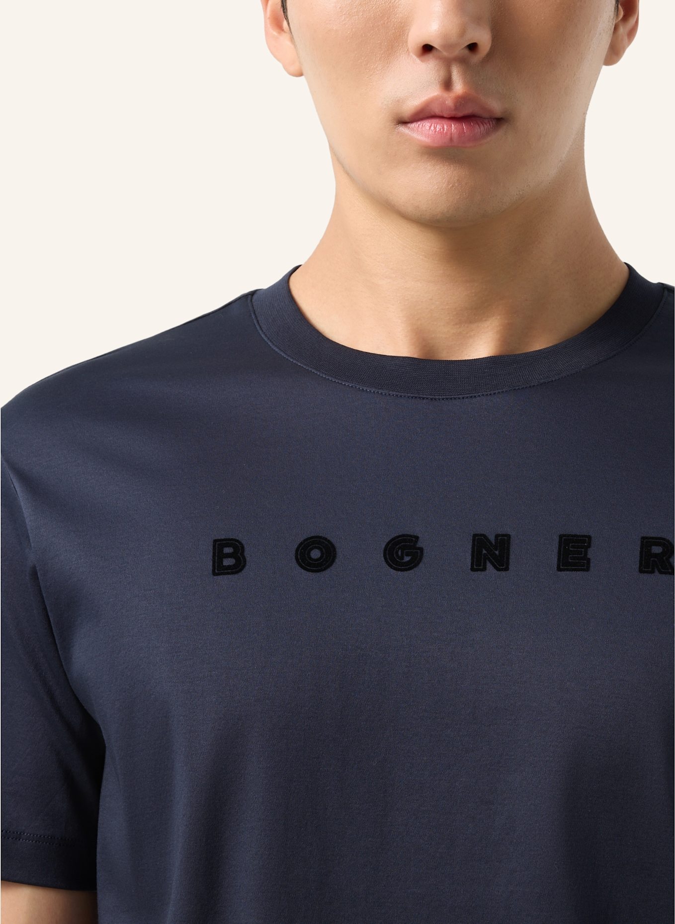 BOGNER T-Shirt: DUNKELBLAU