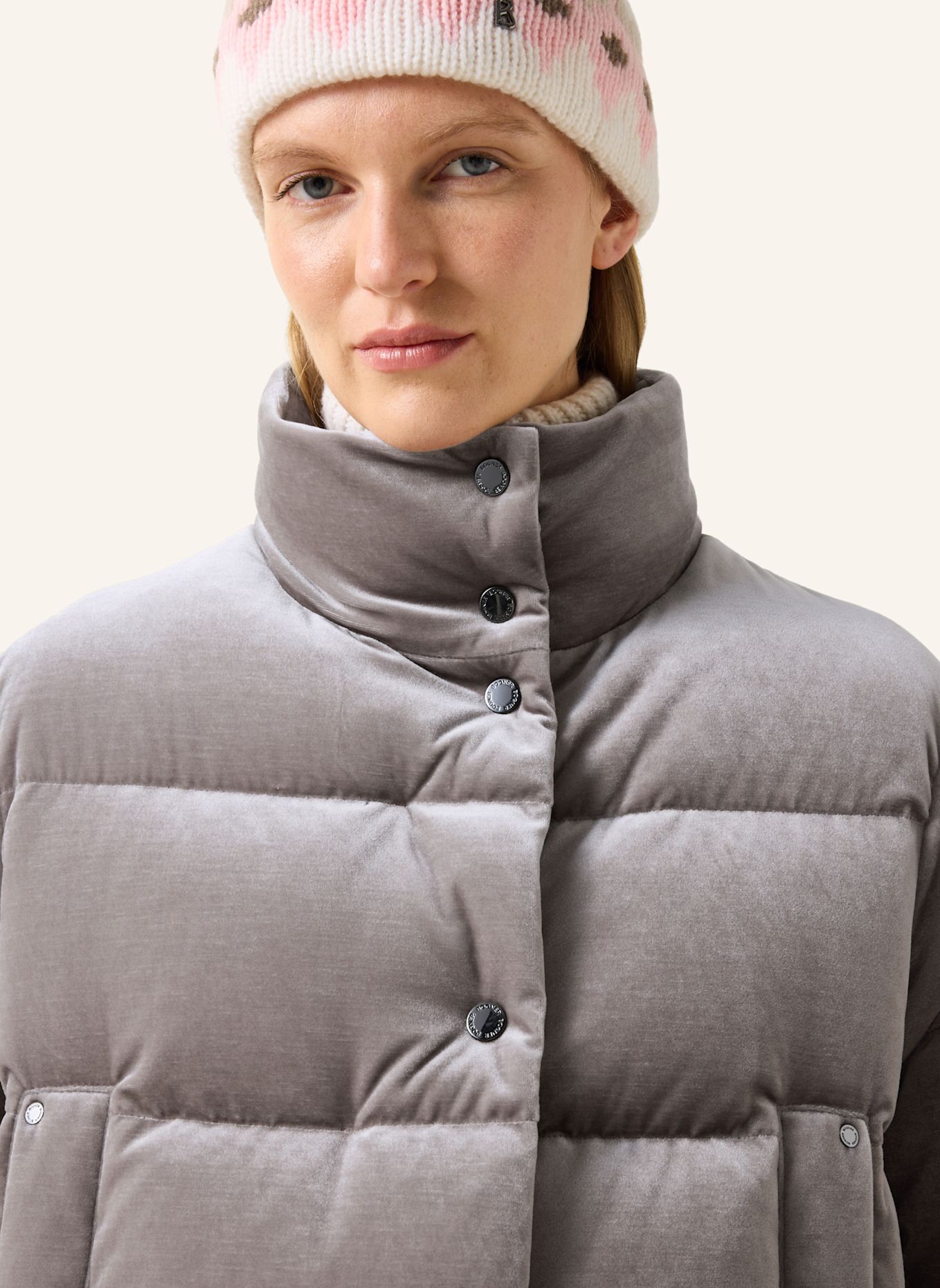 BOGNER Samt-Daunenjacke Oliva: GRAU / BRAUN