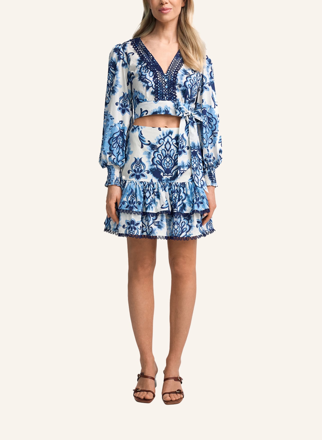 CLAIRE LUISE Floraler Minirock: BLAU