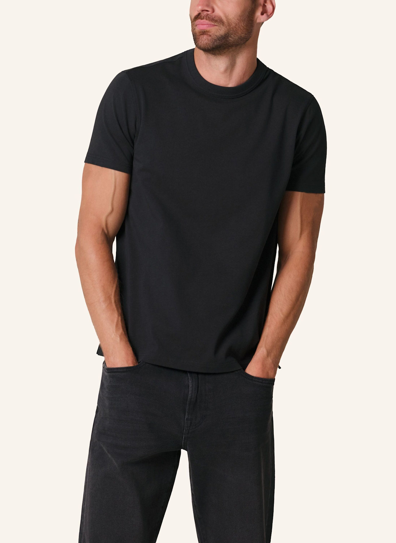 PROFUOMO T-Shirt: SCHWARZ