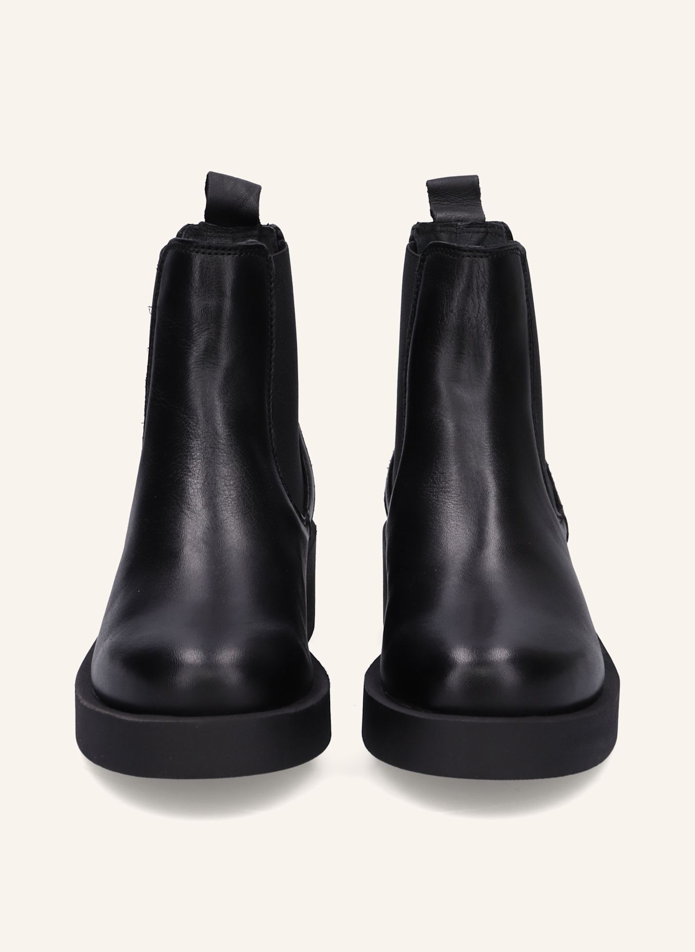 Apple of Eden Chelsea Boots: SCHWARZ