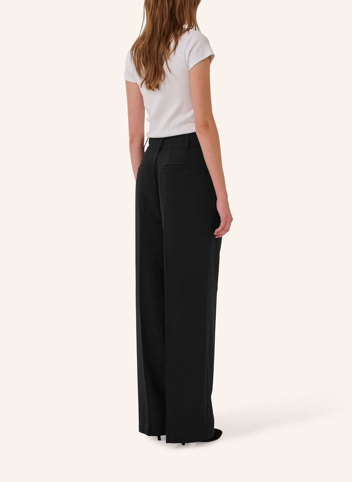MY ESSENTIAL WARDROBE 28 THE TAILORED Marlenehose: SCHWARZ