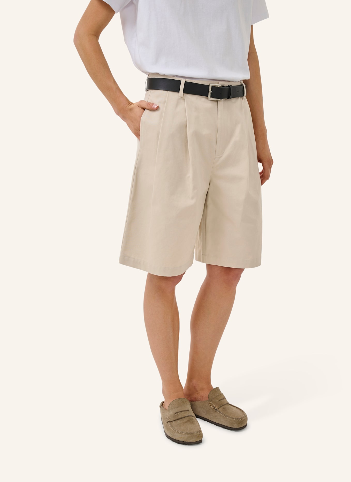 MY ESSENTIAL WARDROBE Shorts MWGISVA: ECRU